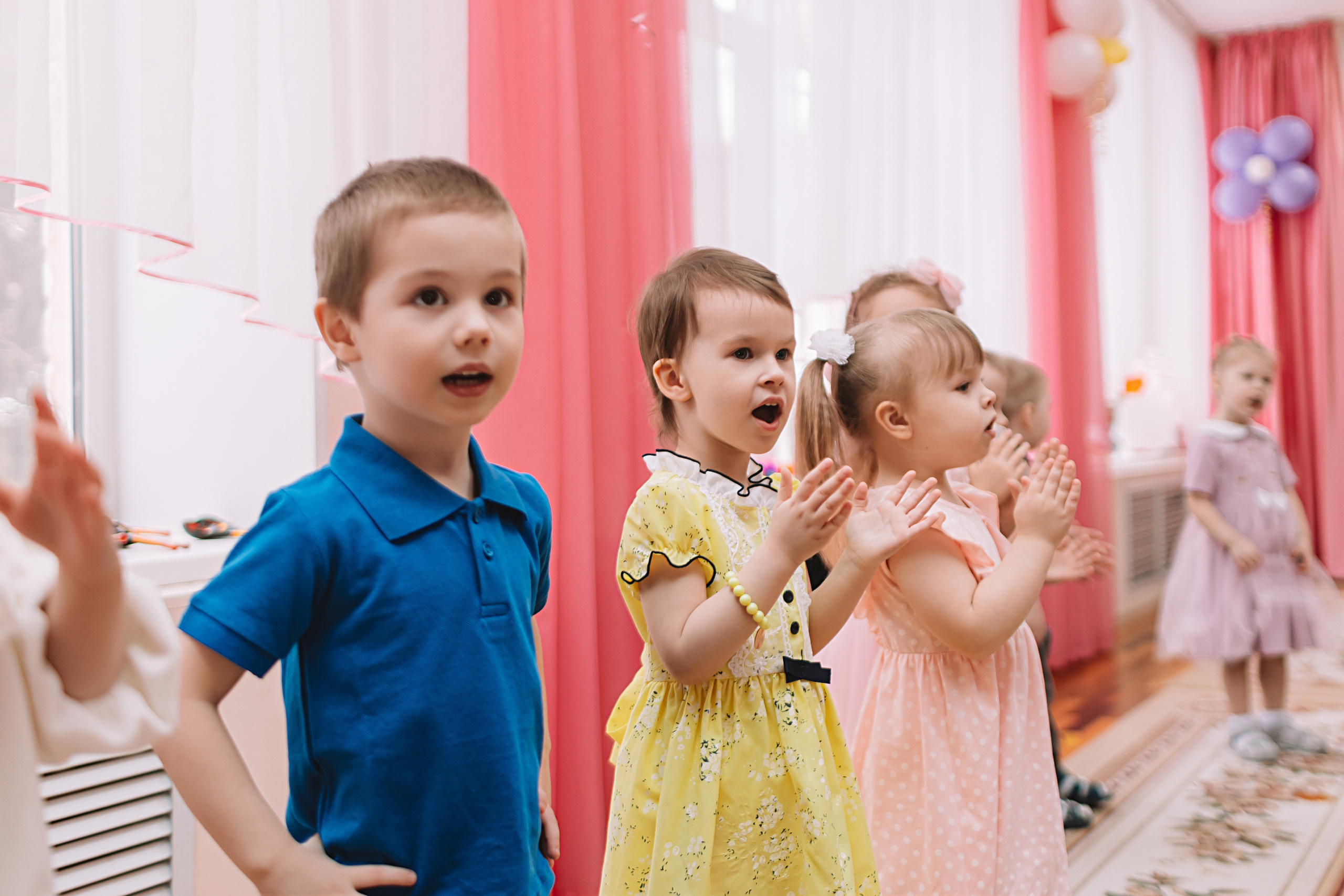 Утренник садик. Семейный фотограф Тюмень, фотограф на роды Салмина Мария