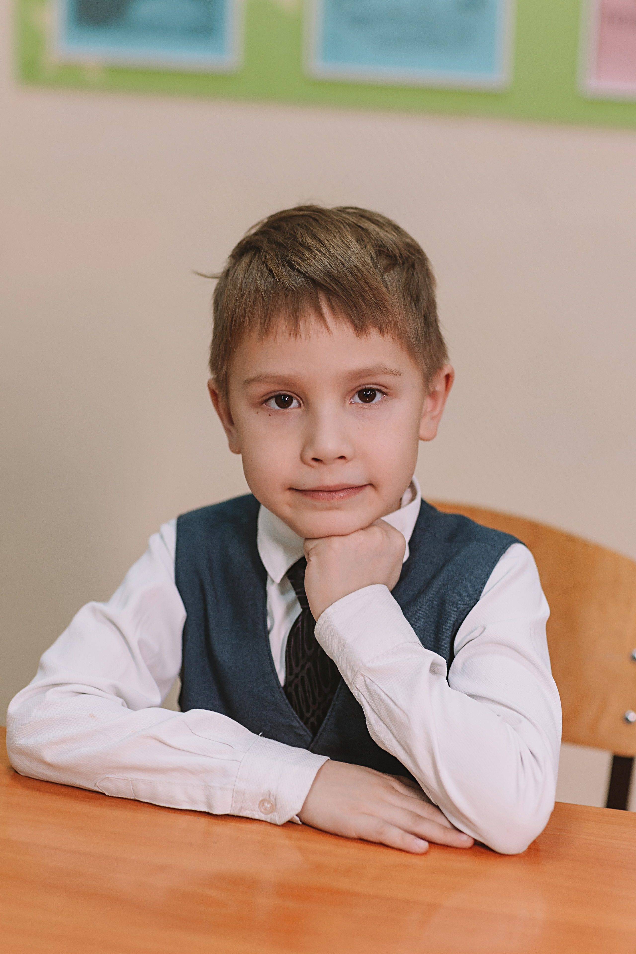 2 класс в школе. Семейный фотограф Тюмень, фотограф на роды Салмина Мария