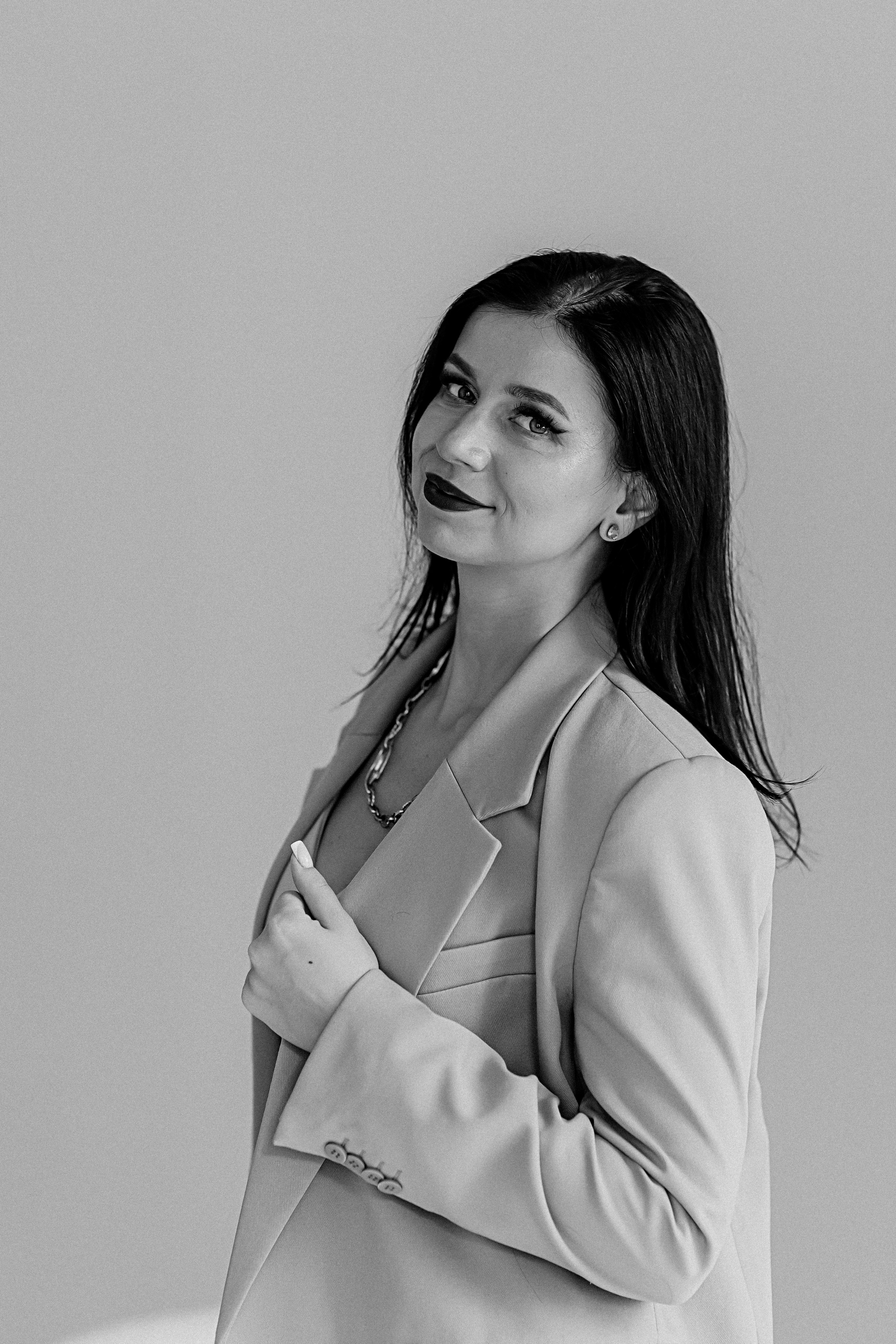 Руководитель студий красоты, студия Белая. Семейный фотограф Тюмень, фотограф на роды Салмина Мария