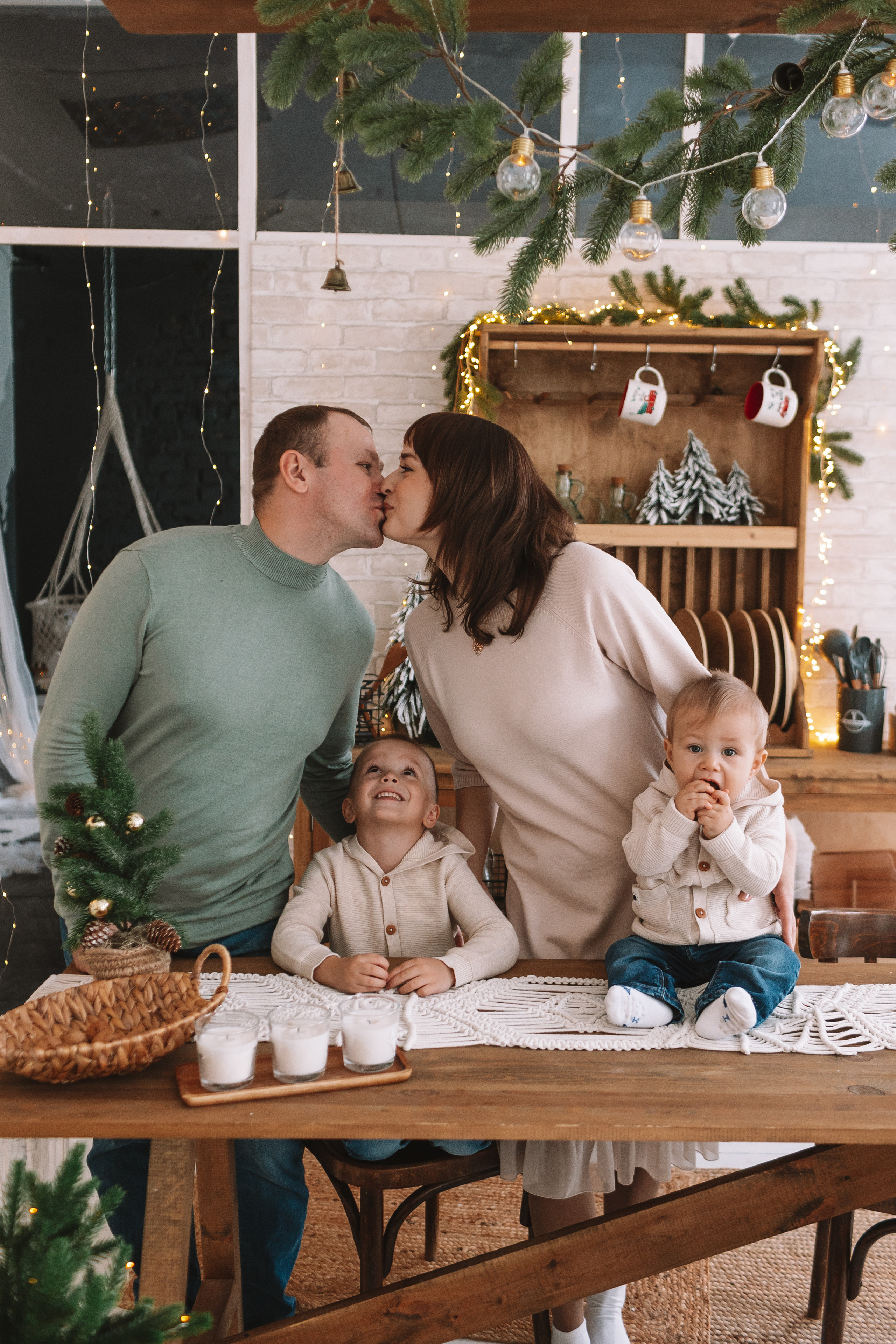 Студия Рояль (новогодняя). Семейный фотограф Тюмень, фотограф на роды Салмина Мария