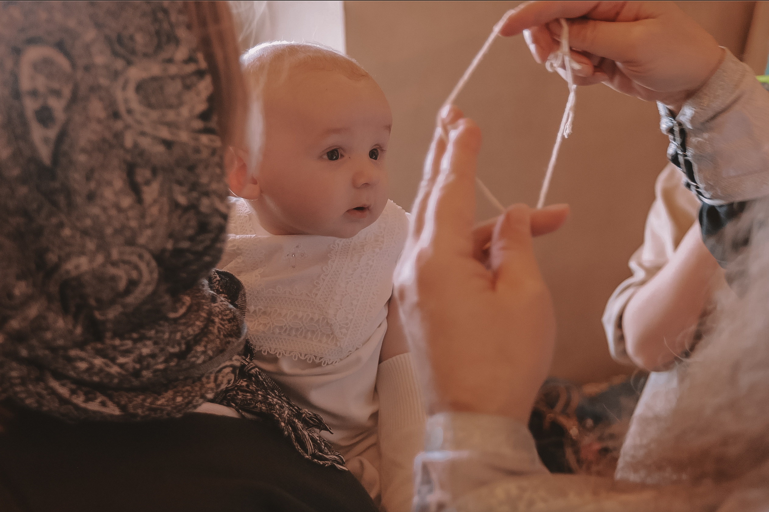 Крещение семакова. Семейный фотограф Тюмень, фотограф на роды Салмина Мария