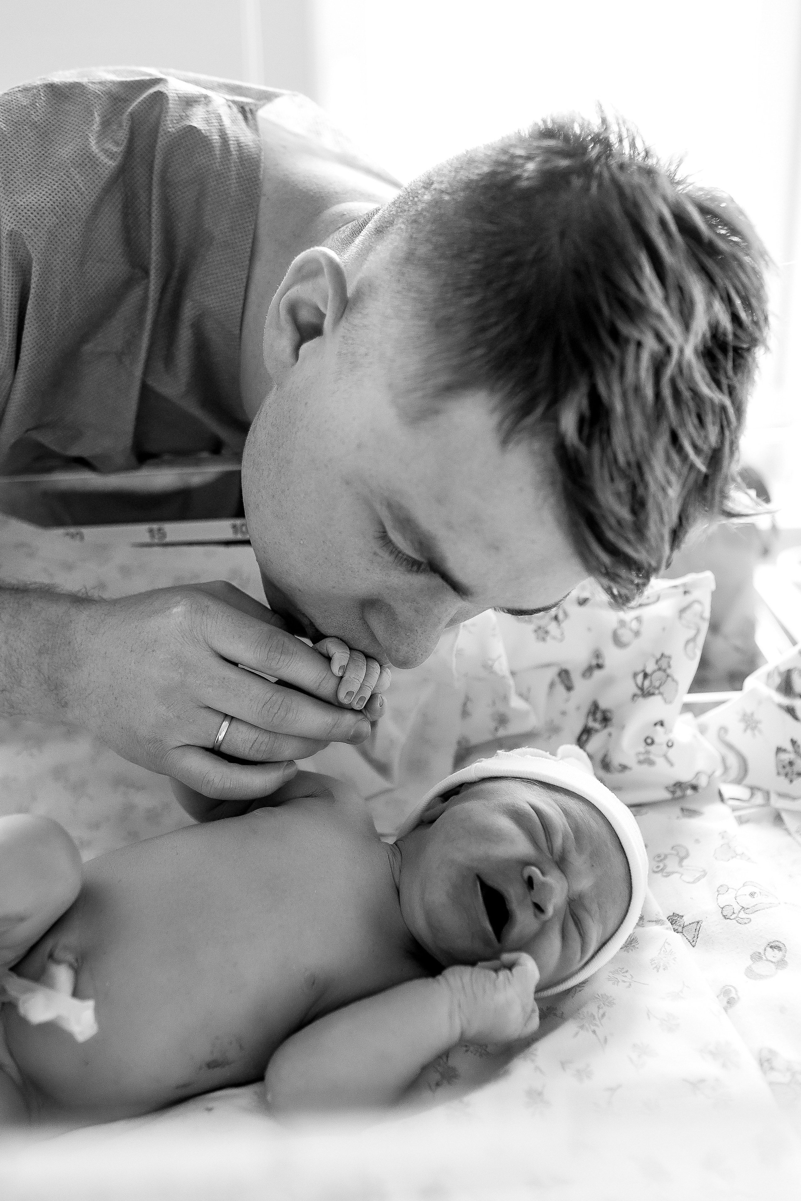 Мать и Дитя. Семейный фотограф Тюмень, фотограф на роды Салмина Мария