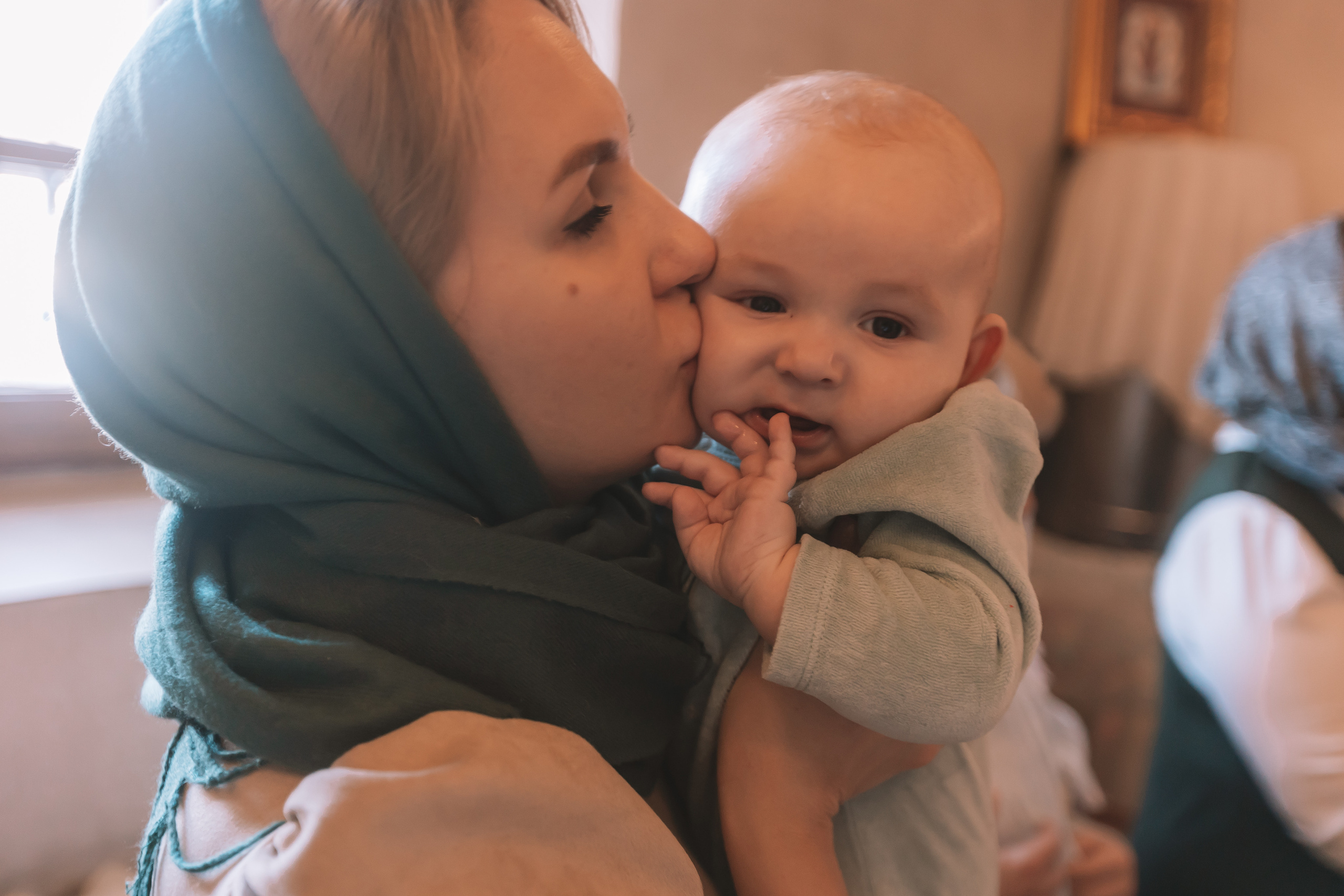 Крещение семакова. Семейный фотограф Тюмень, фотограф на роды Салмина Мария