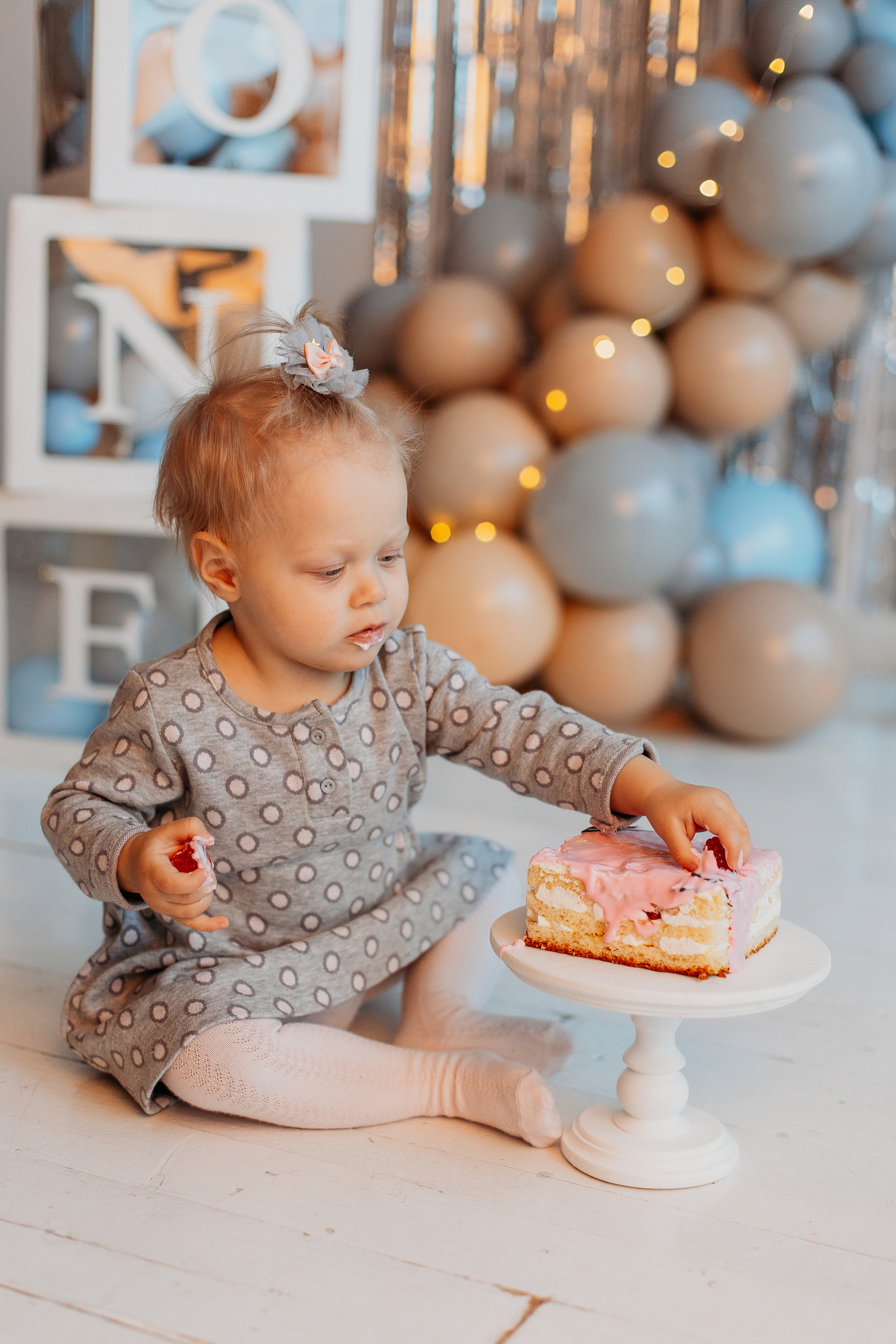 Годик в ВВ студио. Семейный фотограф Тюмень, фотограф на роды Салмина Мария