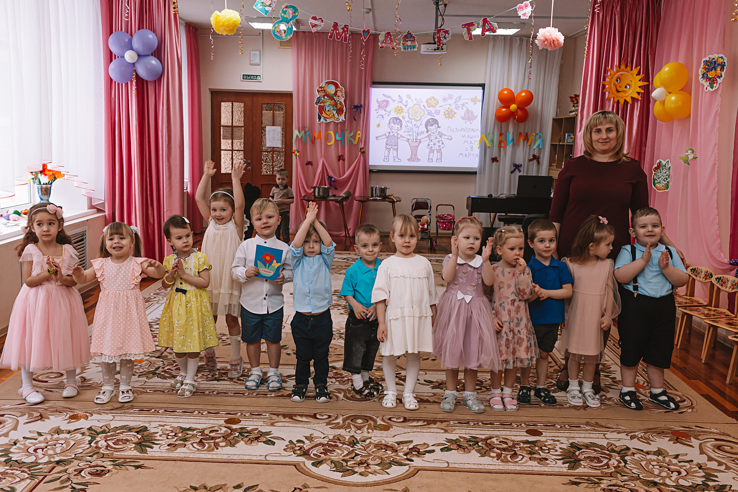 Утренник садик. Семейный фотограф Тюмень, фотограф на роды Салмина Мария