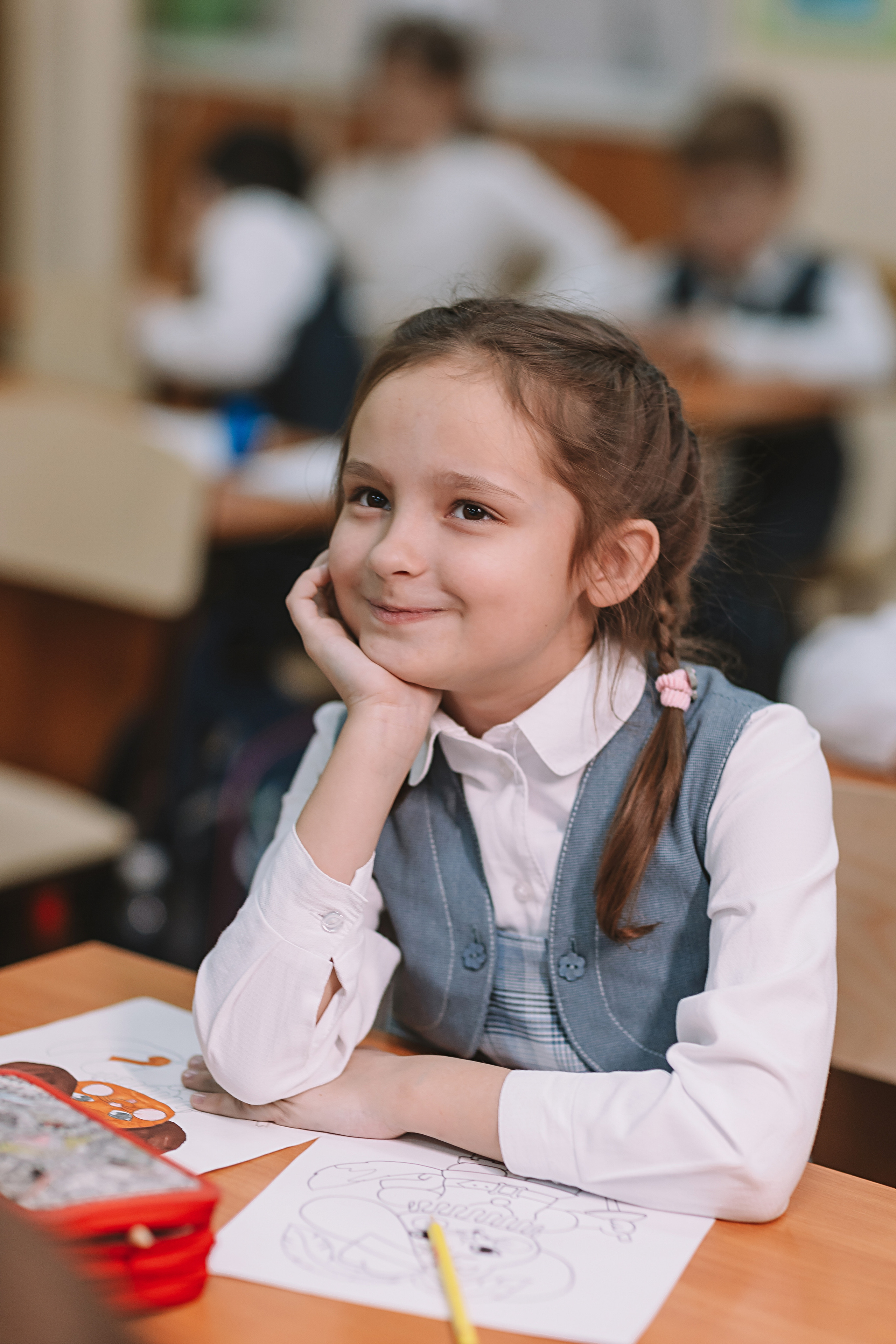 2 класс в школе. Семейный фотограф Тюмень, фотограф на роды Салмина Мария