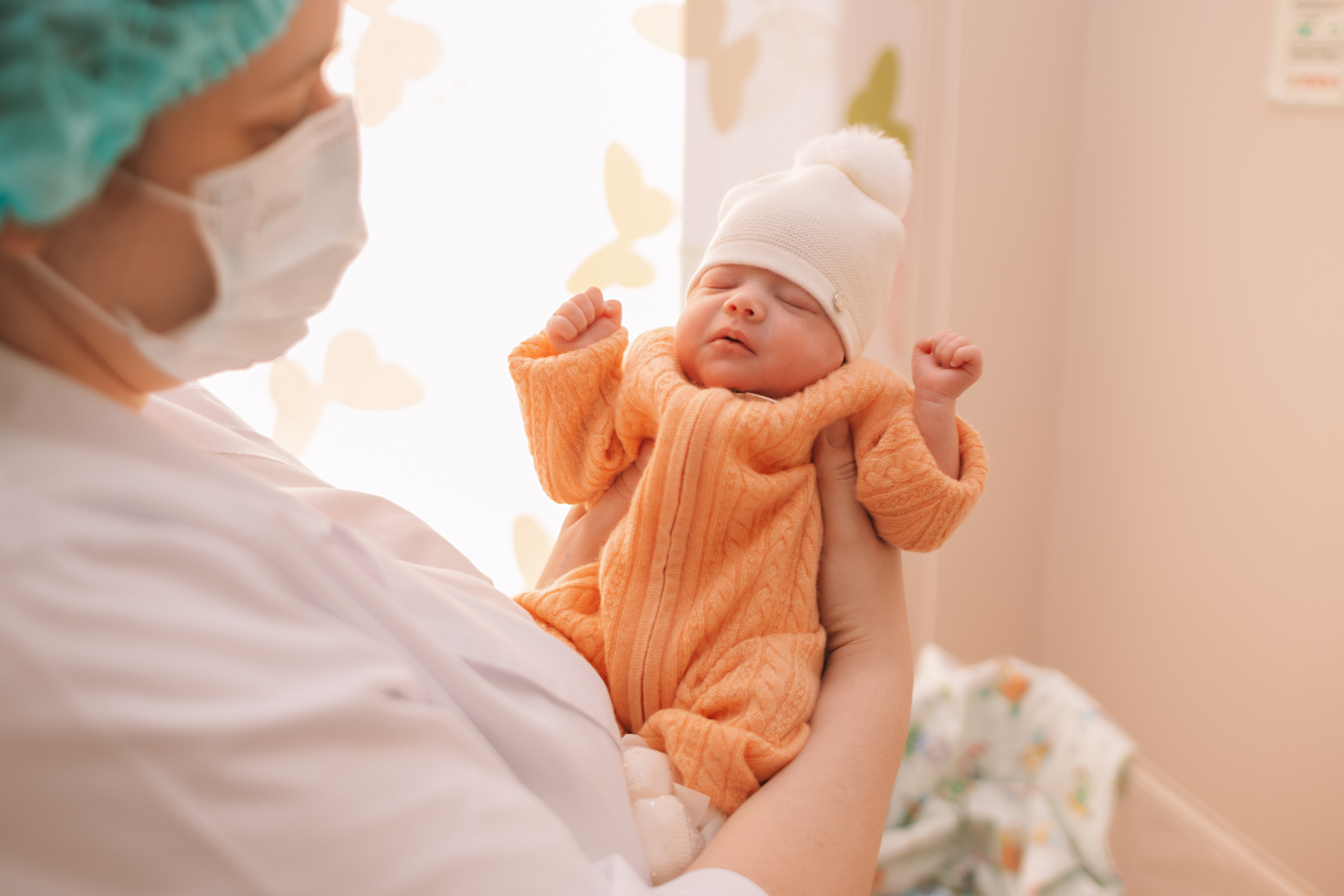 Выписка Мать и Дитя. Семейный фотограф Тюмень, фотограф на роды Салмина Мария
