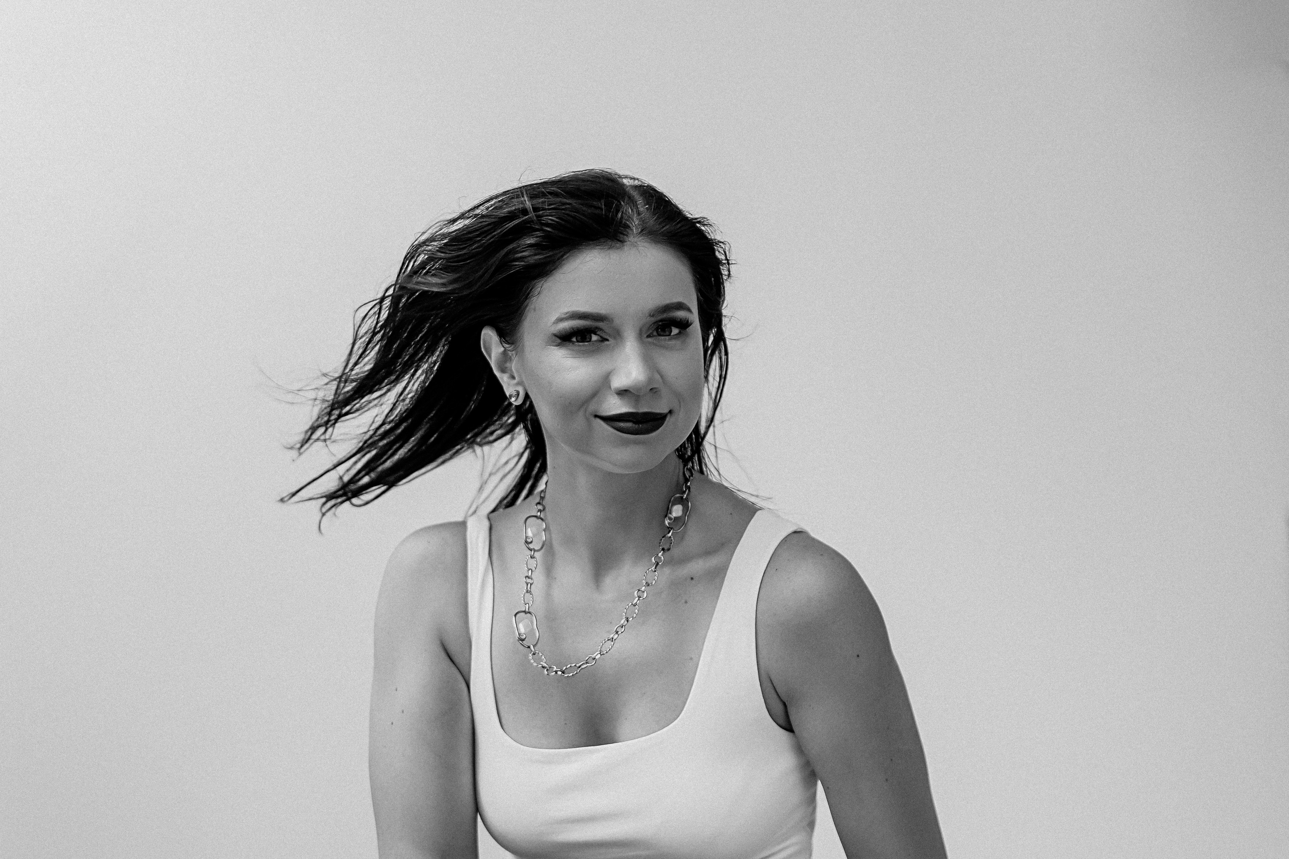 Руководитель студий красоты, студия Белая. Семейный фотограф Тюмень, фотограф на роды Салмина Мария