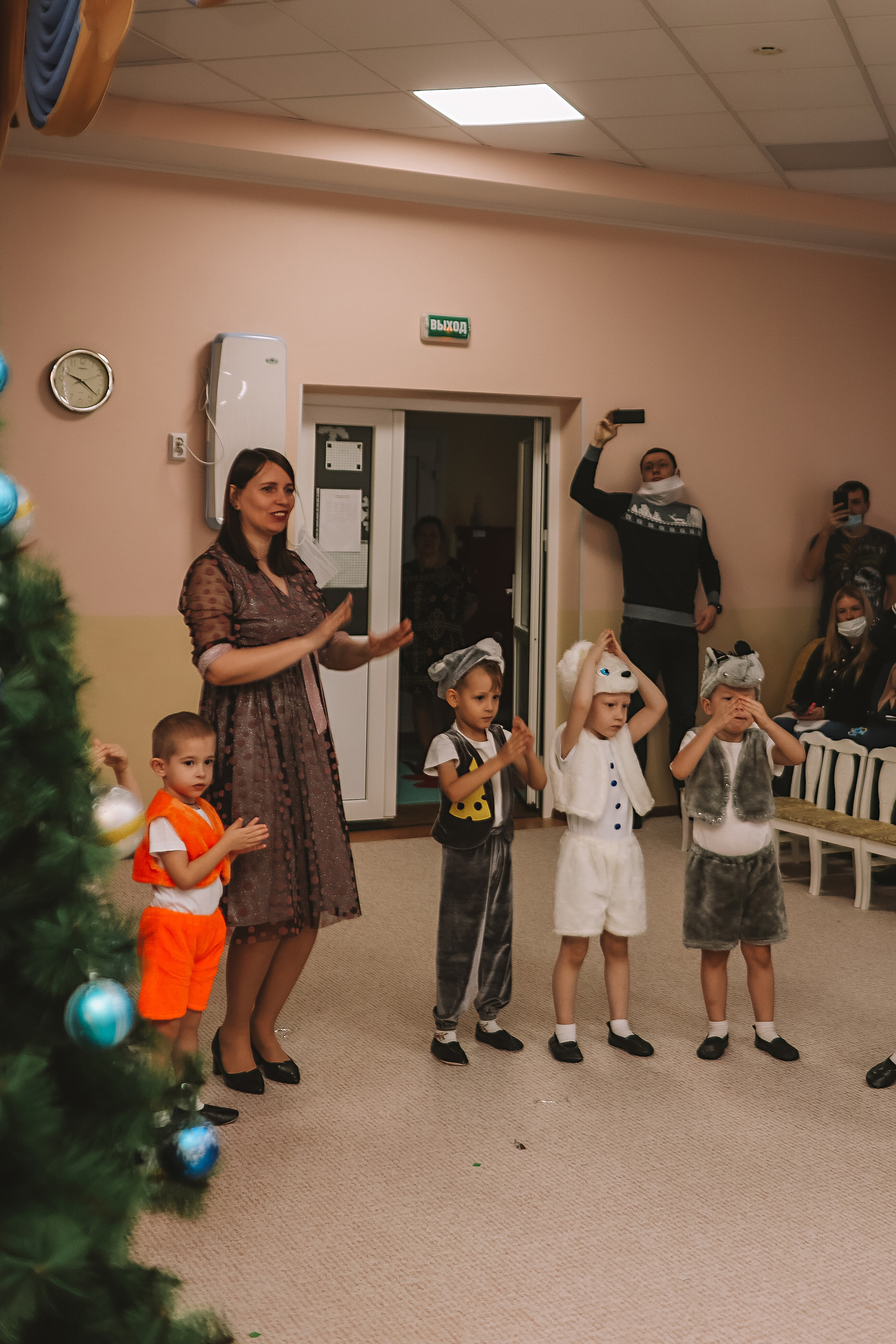 Репортаж новогоднего утренника. Семейный фотограф Тюмень, фотограф на роды Салмина Мария