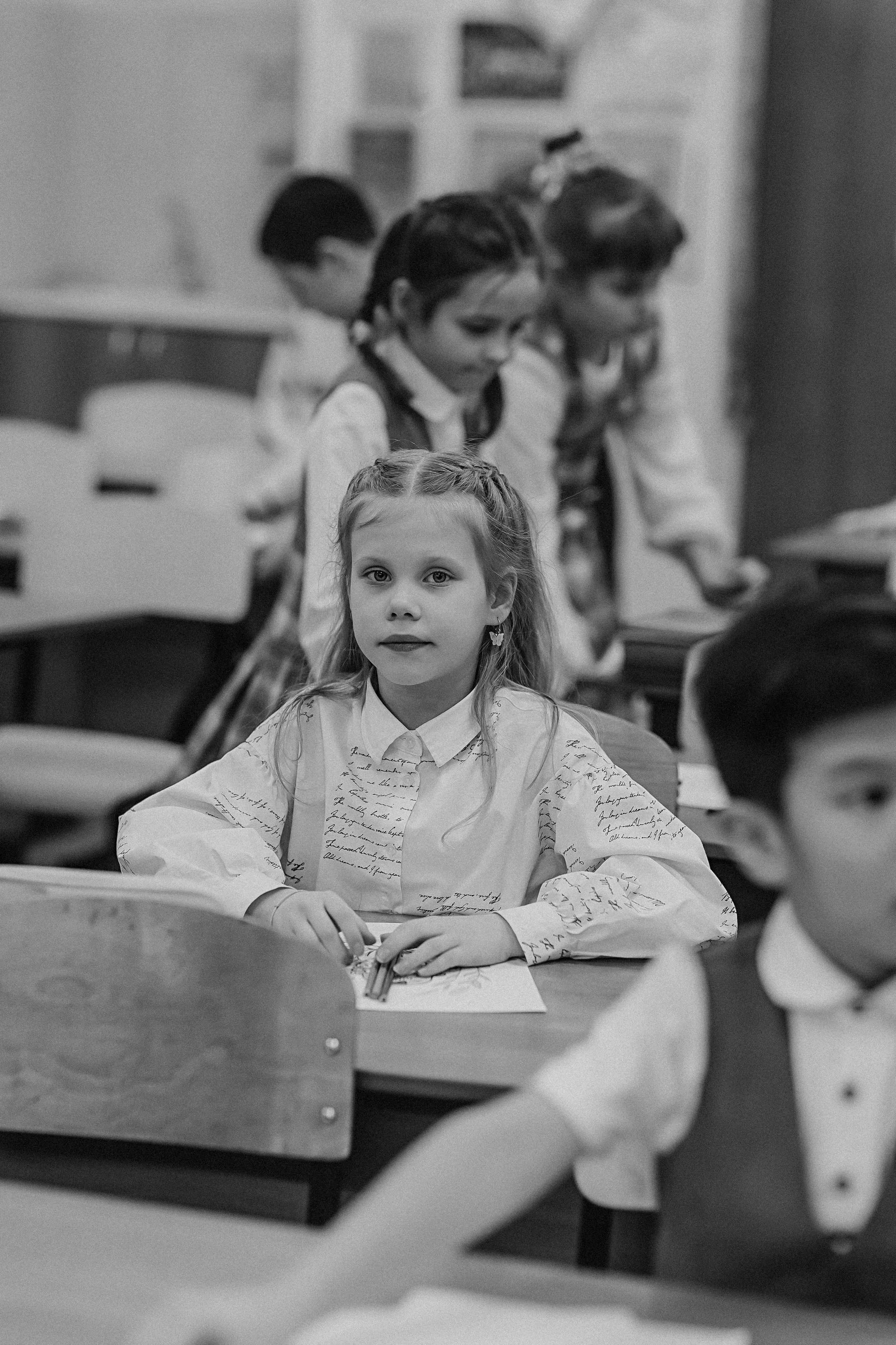 2 класс в школе. Семейный фотограф Тюмень, фотограф на роды Салмина Мария