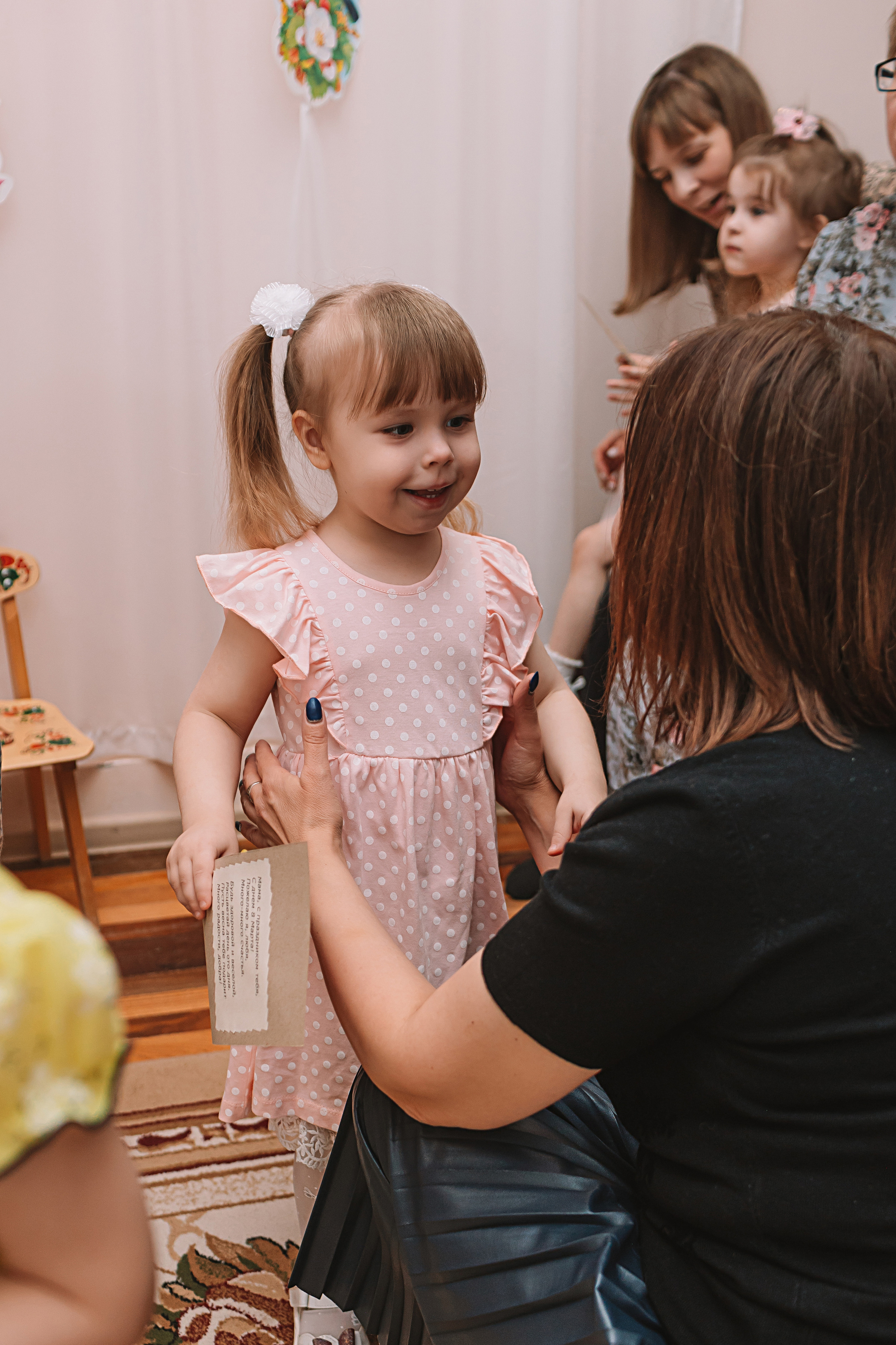 Утренник садик. Семейный фотограф Тюмень, фотограф на роды Салмина Мария
