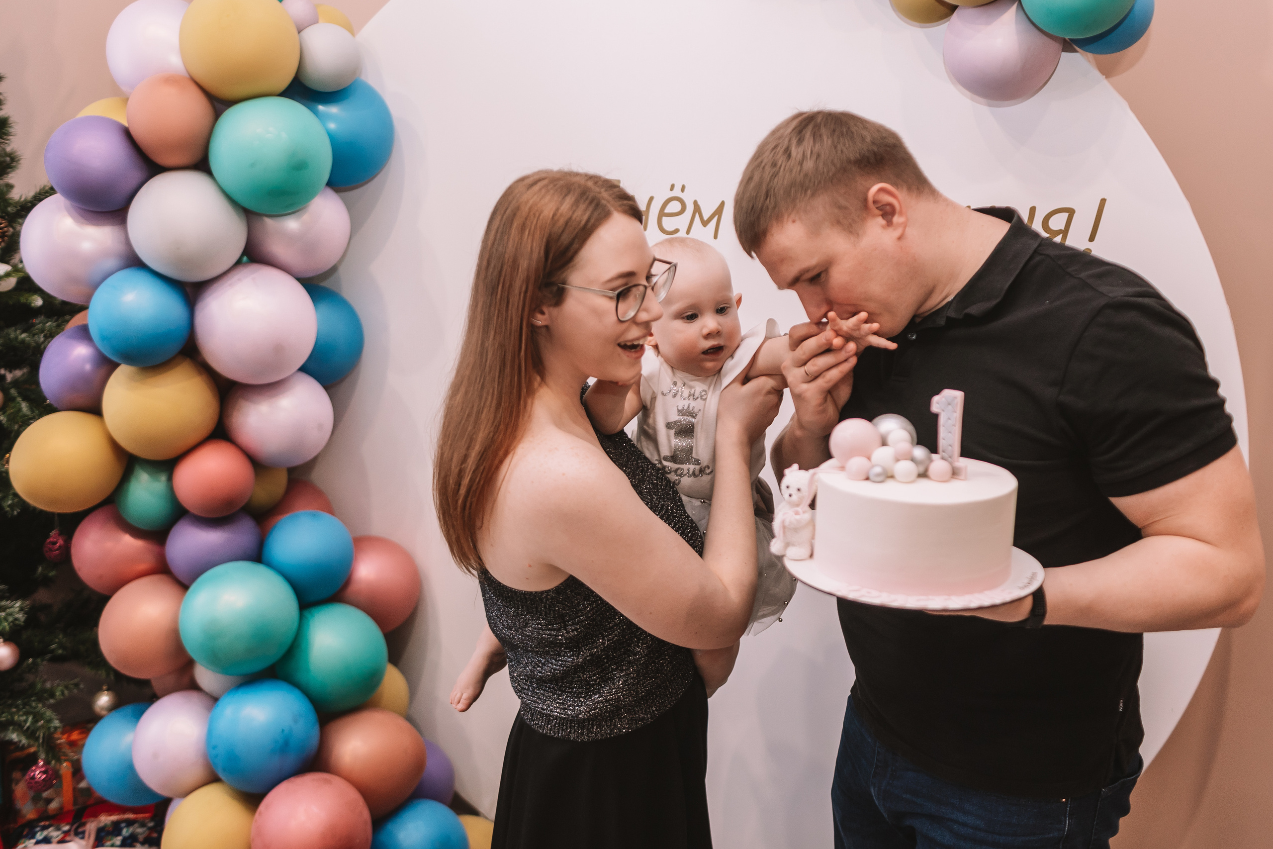 Первый годик в игровой. Семейный фотограф Тюмень, фотограф на роды Салмина Мария