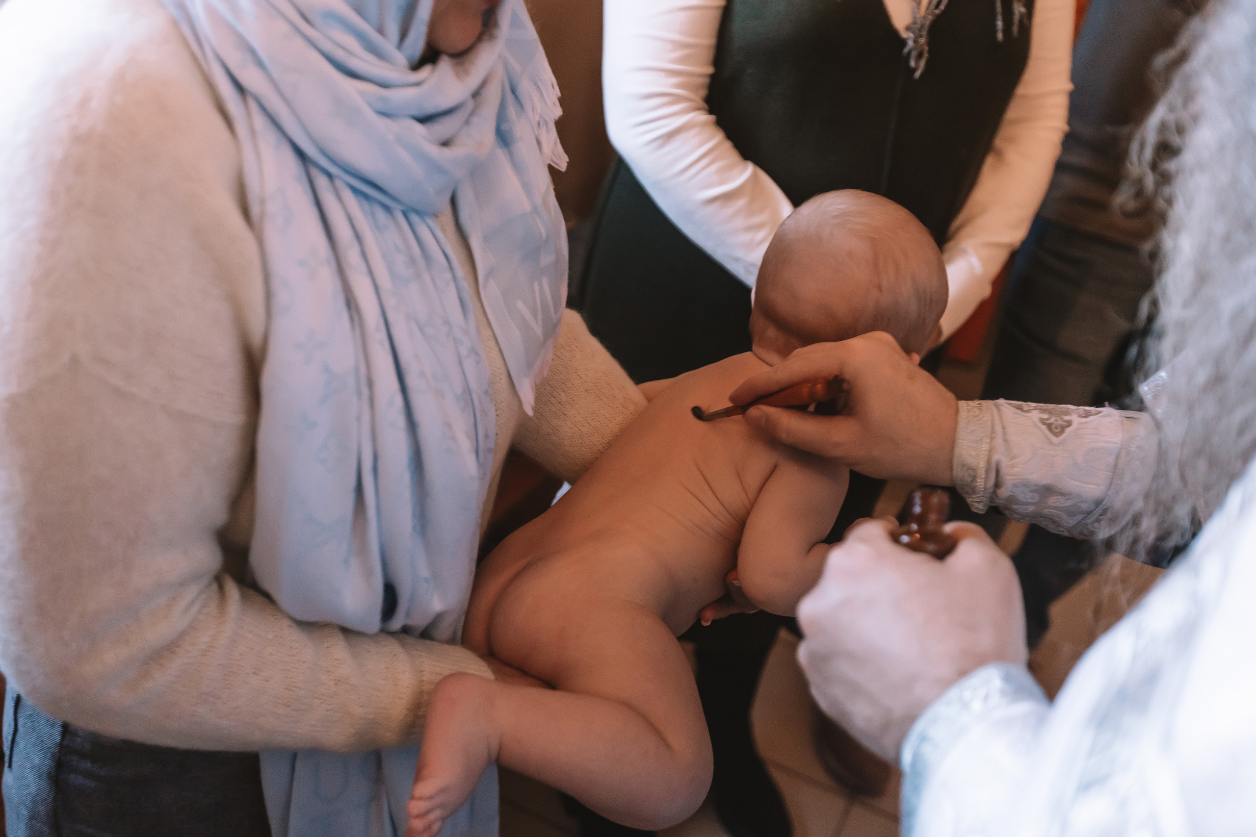 Крещение семакова. Семейный фотограф Тюмень, фотограф на роды Салмина Мария