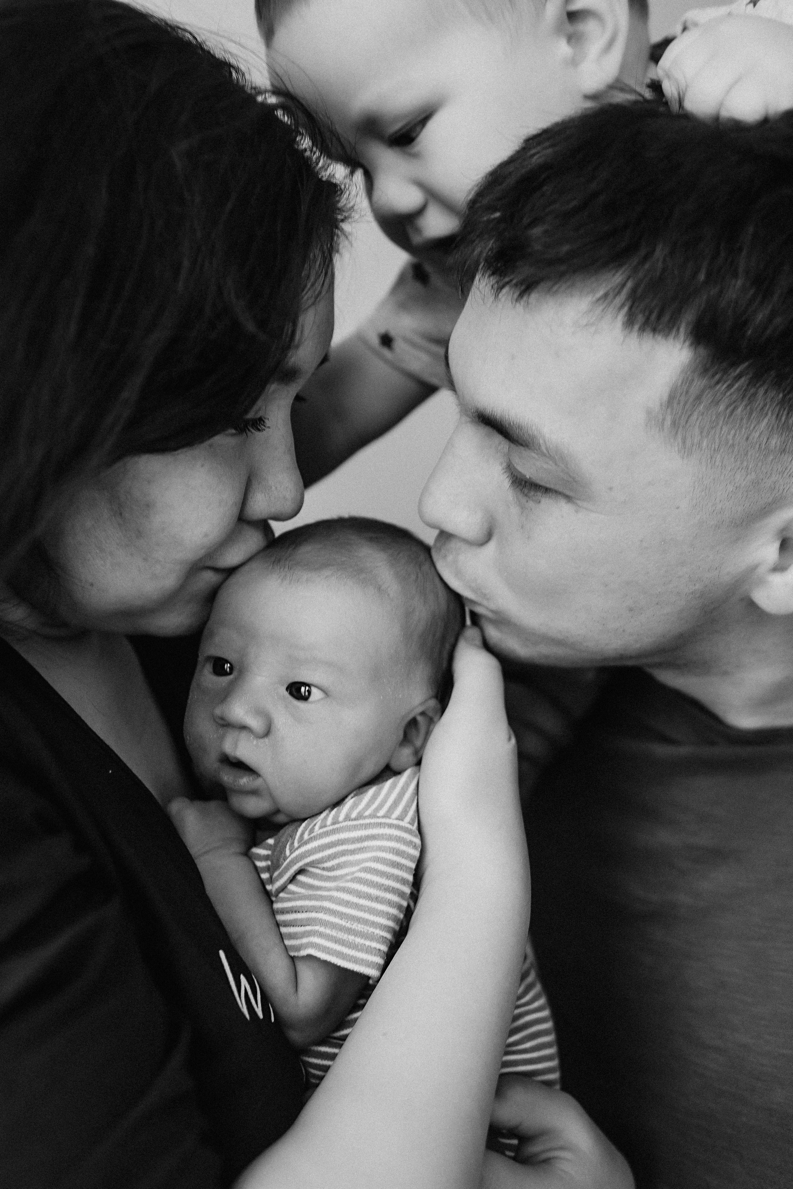 Руслан. Семейный фотограф Тюмень, фотограф на роды Салмина Мария