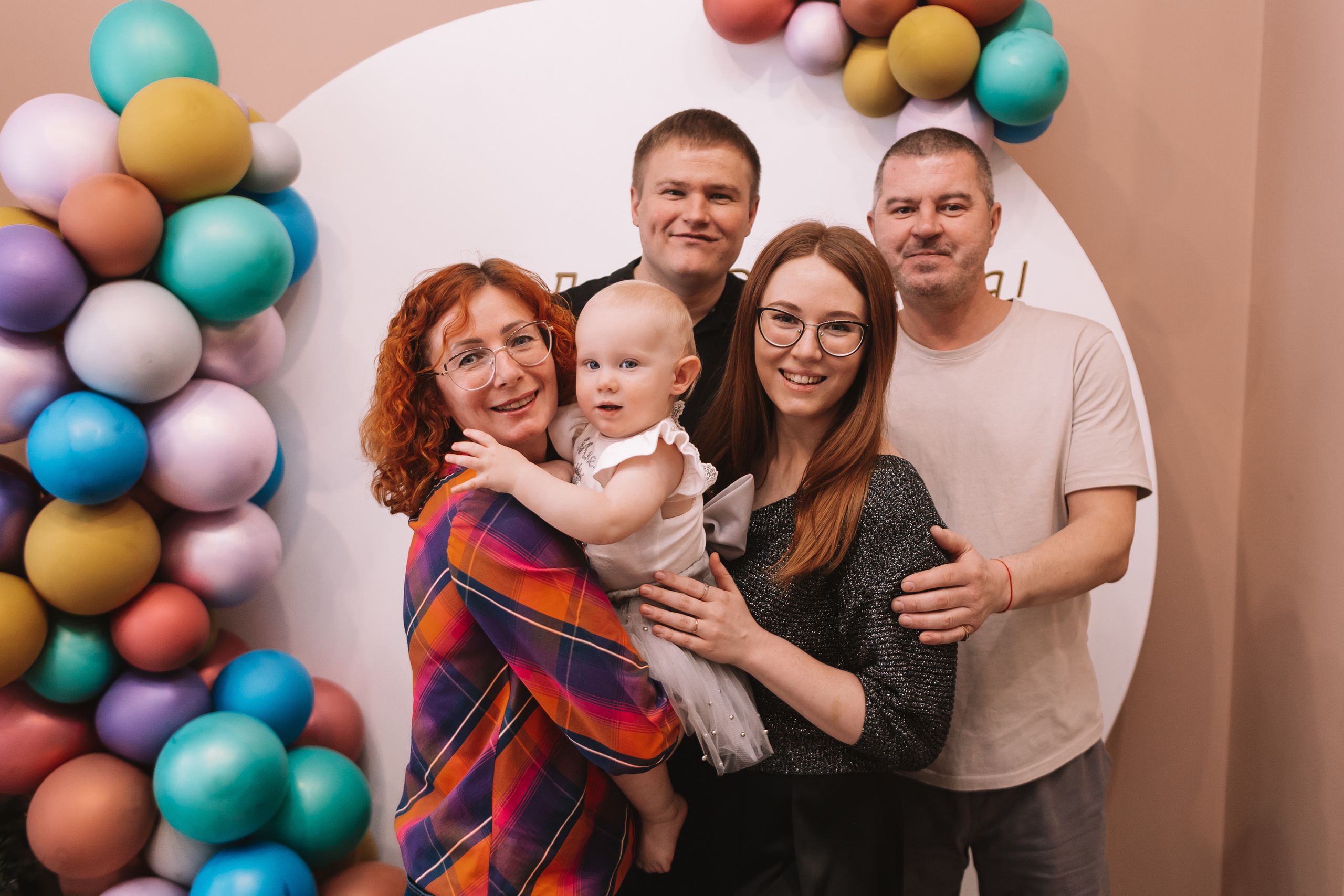 Первый годик в игровой. Семейный фотограф Тюмень, фотограф на роды Салмина Мария