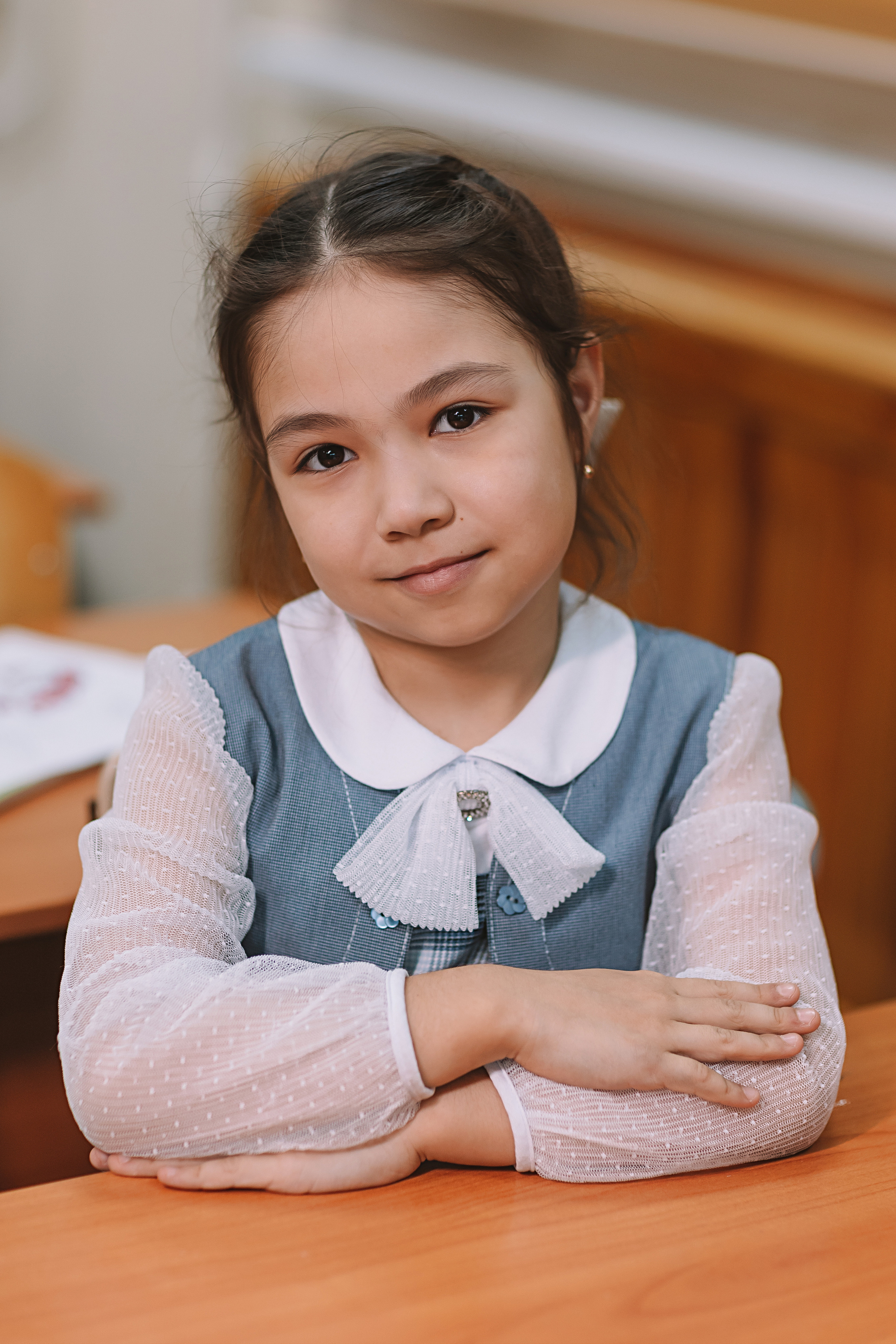 2 класс в школе. Семейный фотограф Тюмень, фотограф на роды Салмина Мария