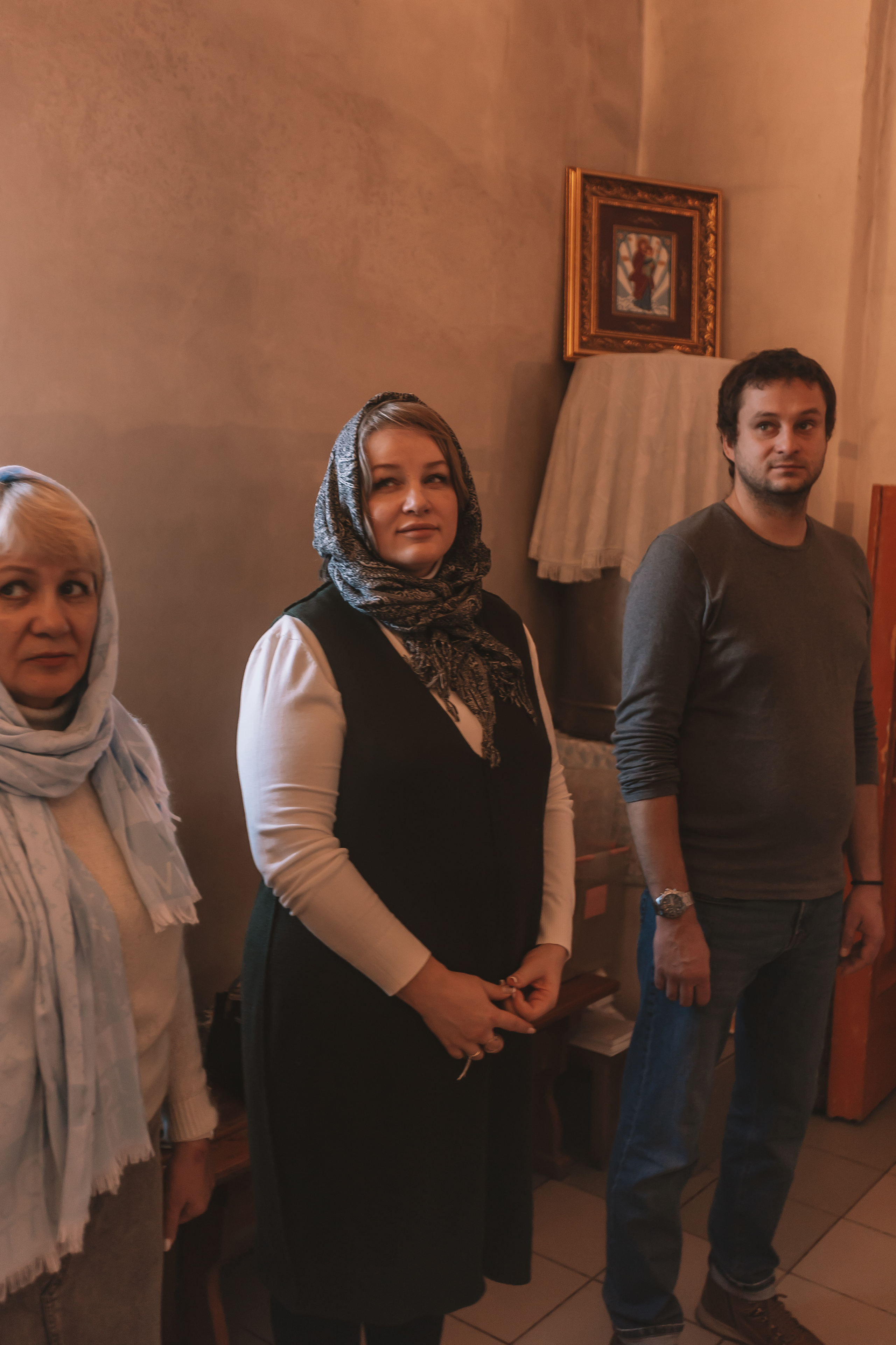 Крещение семакова. Семейный фотограф Тюмень, фотограф на роды Салмина Мария