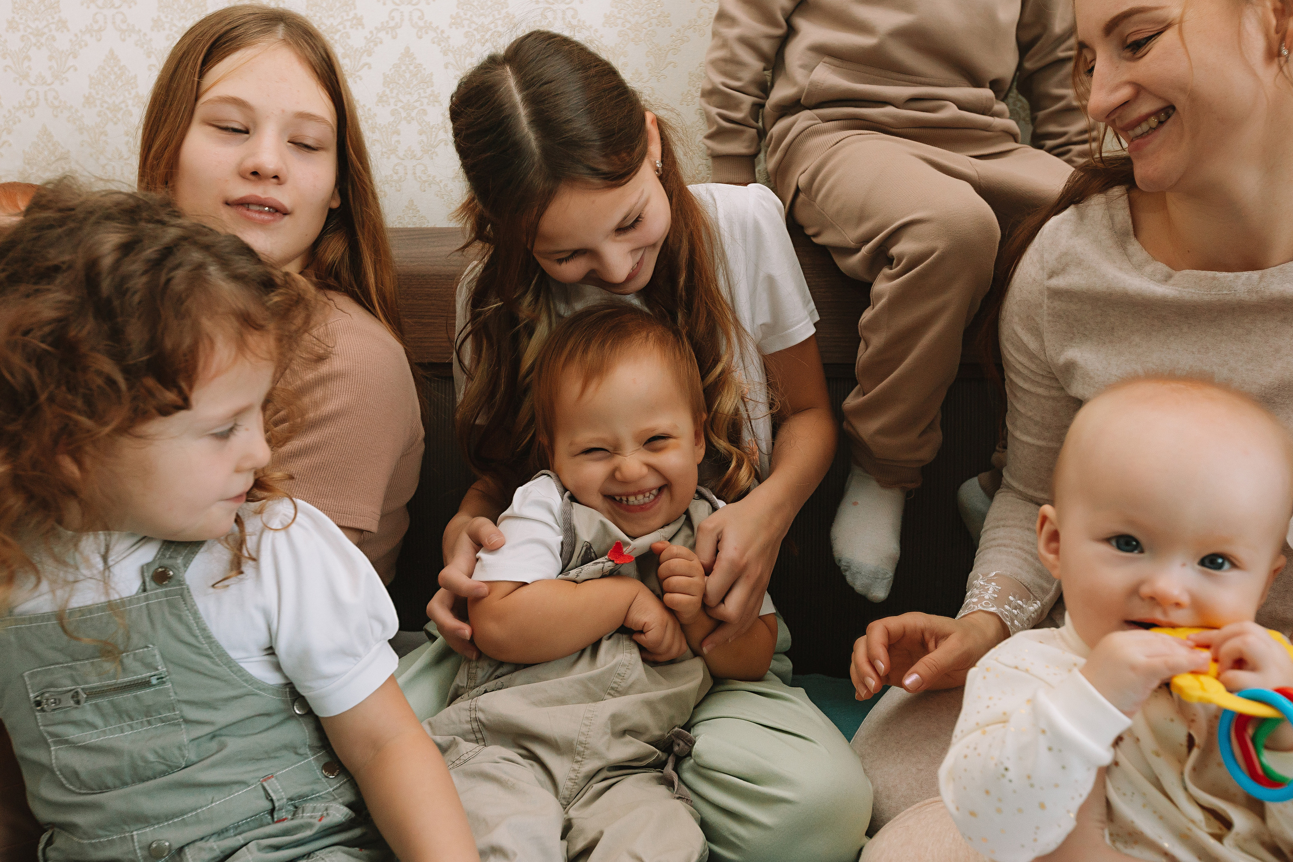 Большая семья (17 человек в частном доме, 2 часа). Семейный фотограф Тюмень, фотограф на роды Салмина Мария