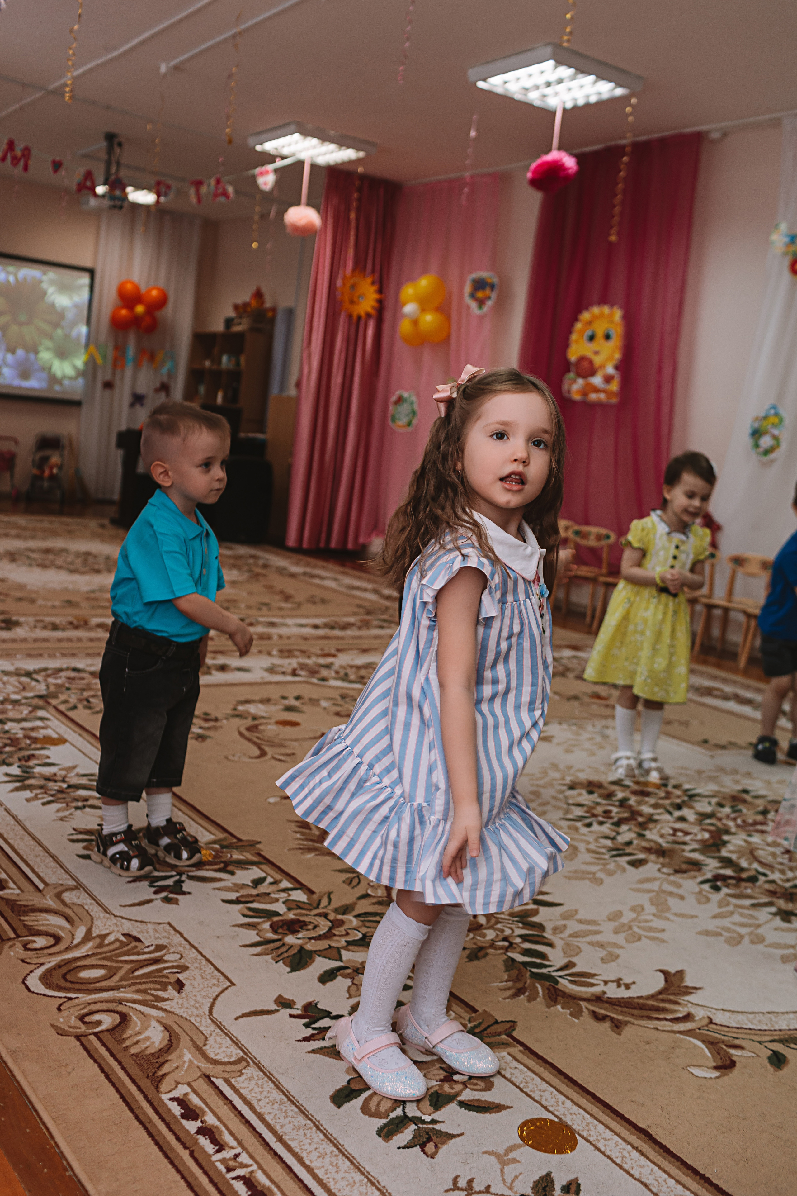 Утренник садик. Семейный фотограф Тюмень, фотограф на роды Салмина Мария