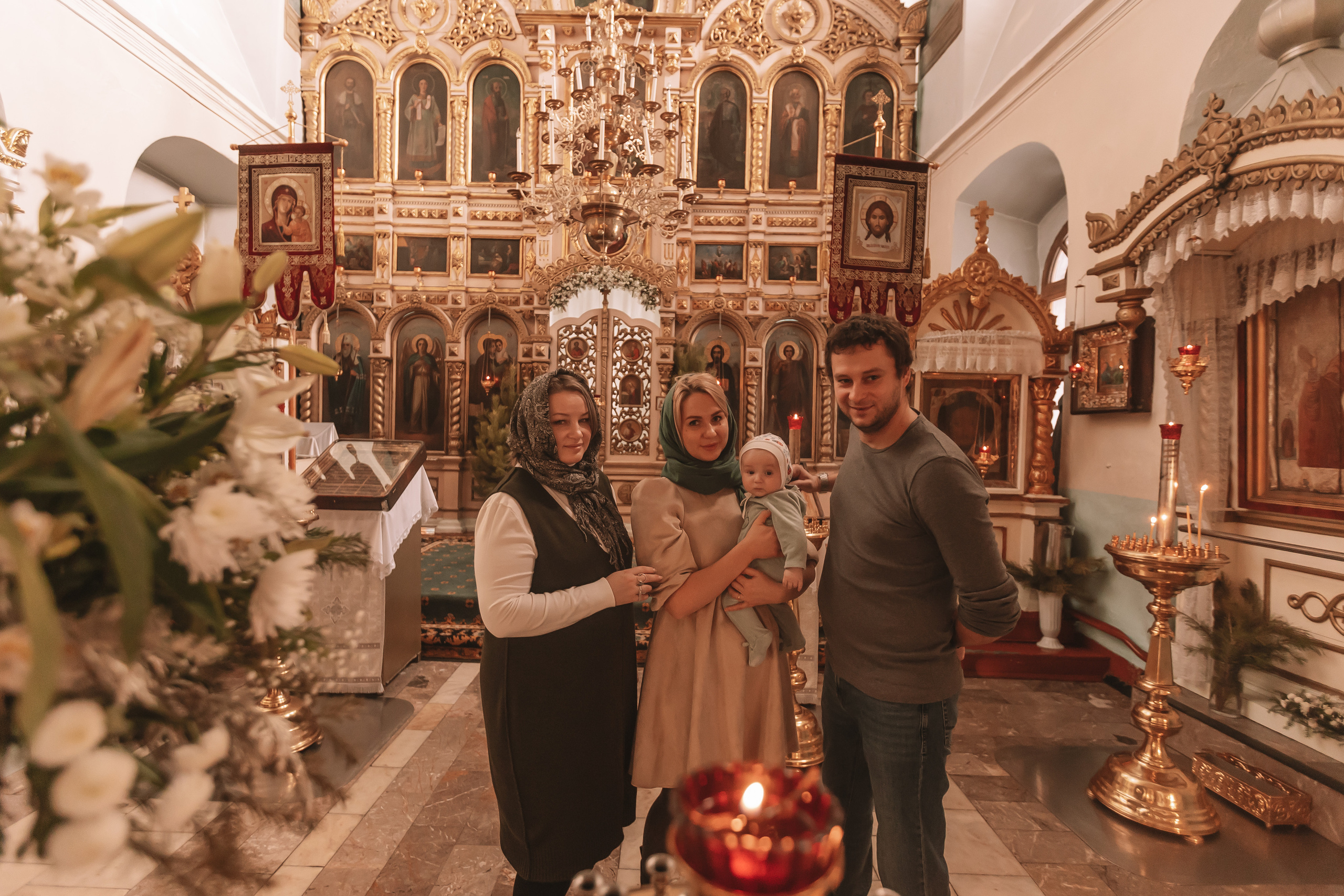 Крещение семакова. Семейный фотограф Тюмень, фотограф на роды Салмина Мария