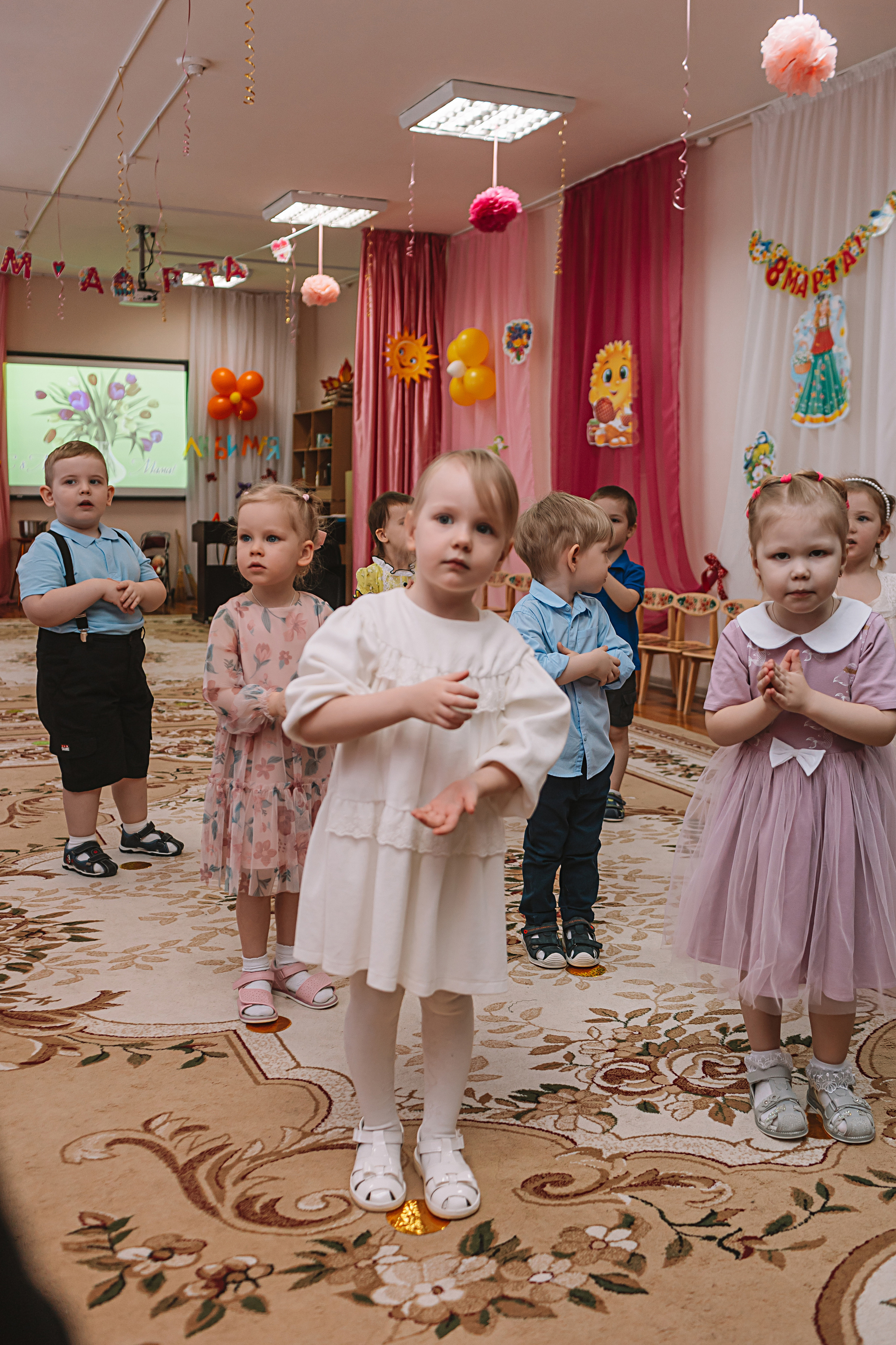 Утренник садик. Семейный фотограф Тюмень, фотограф на роды Салмина Мария