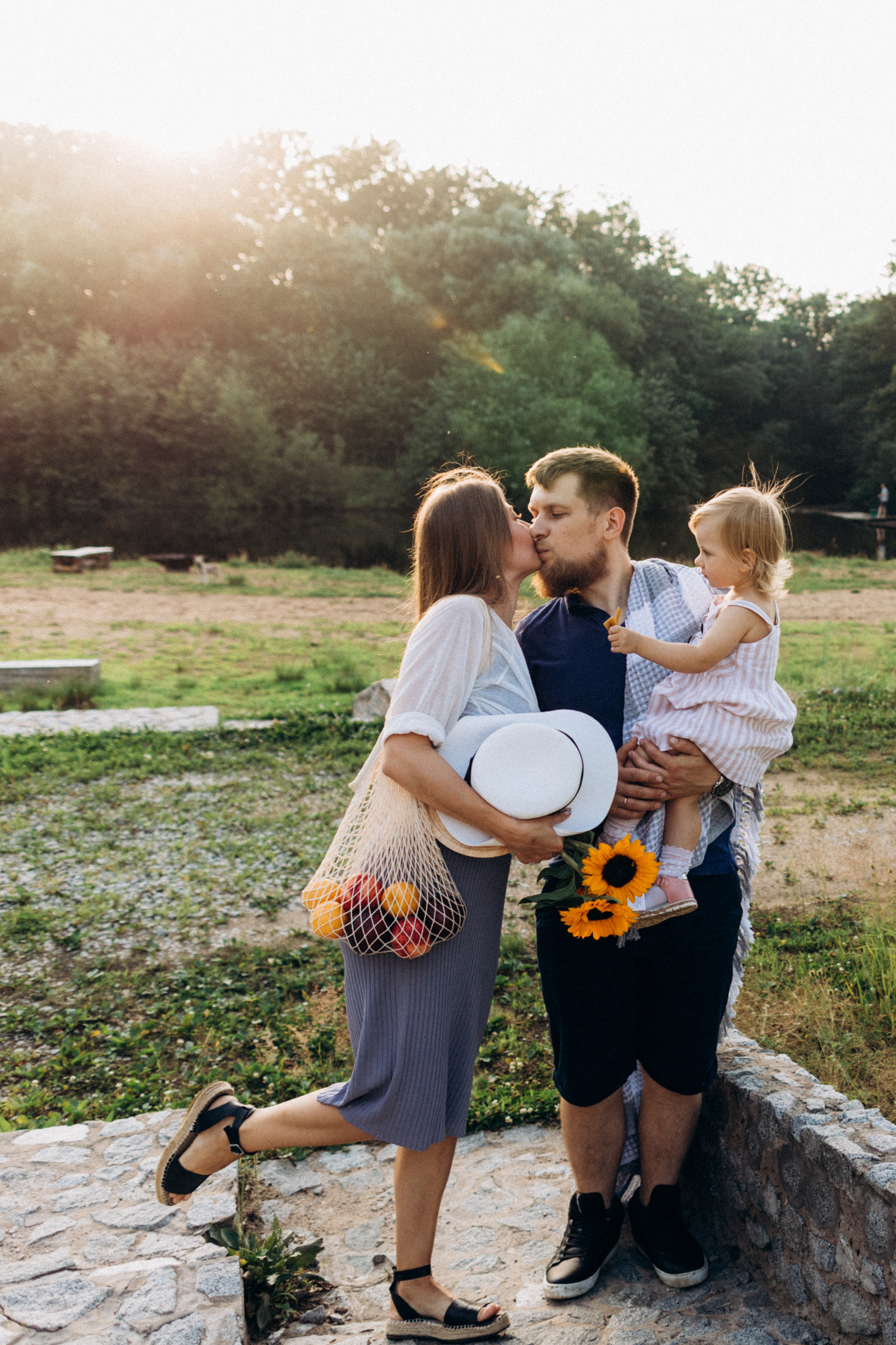 Закатная прогулка Вики Димы и Ульяны. Семейный фотограф в Краснодаре Анна Пасик