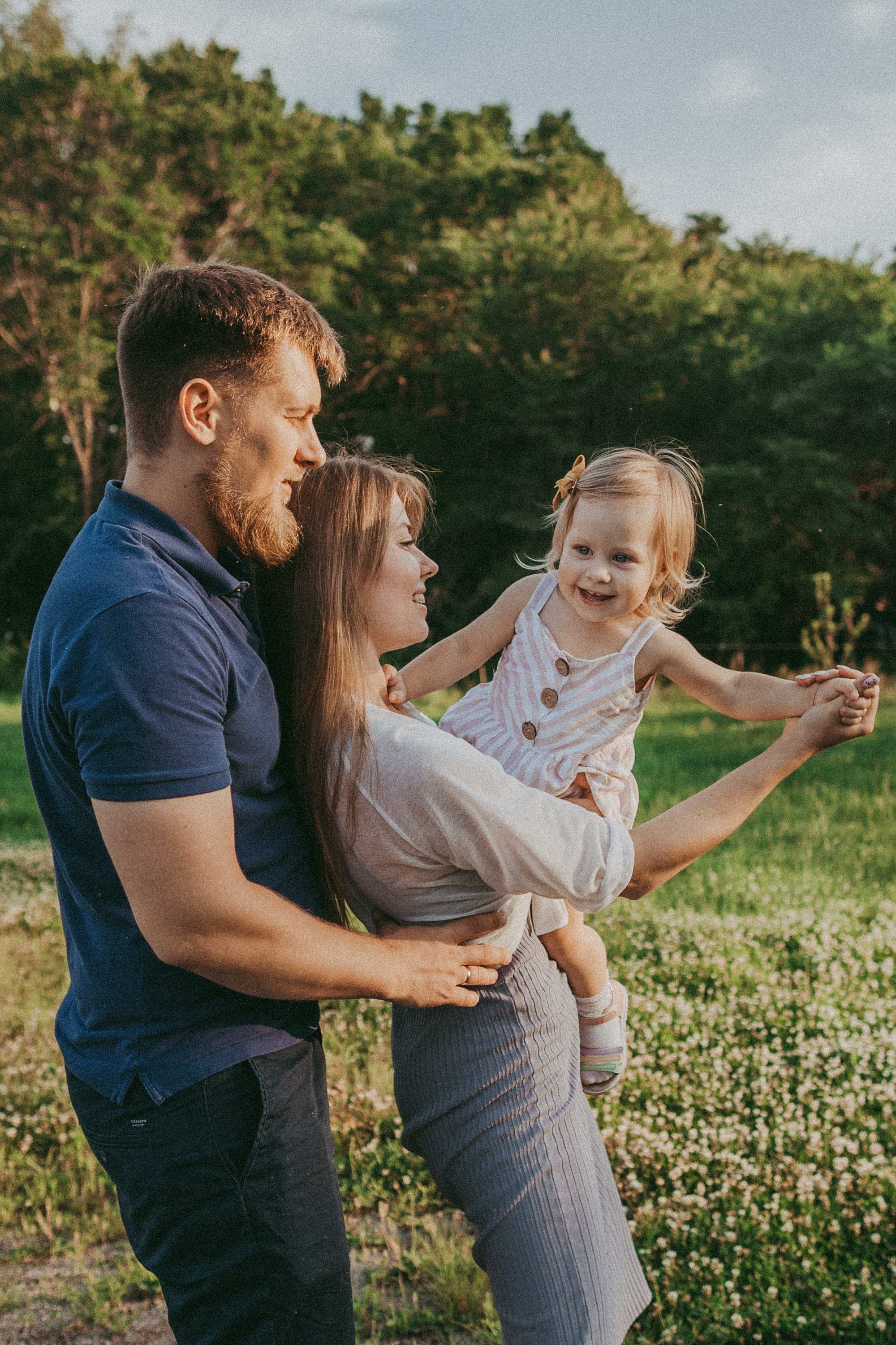 Закатная прогулка Вики Димы и Ульяны. Семейный фотограф в Краснодаре Анна Пасик