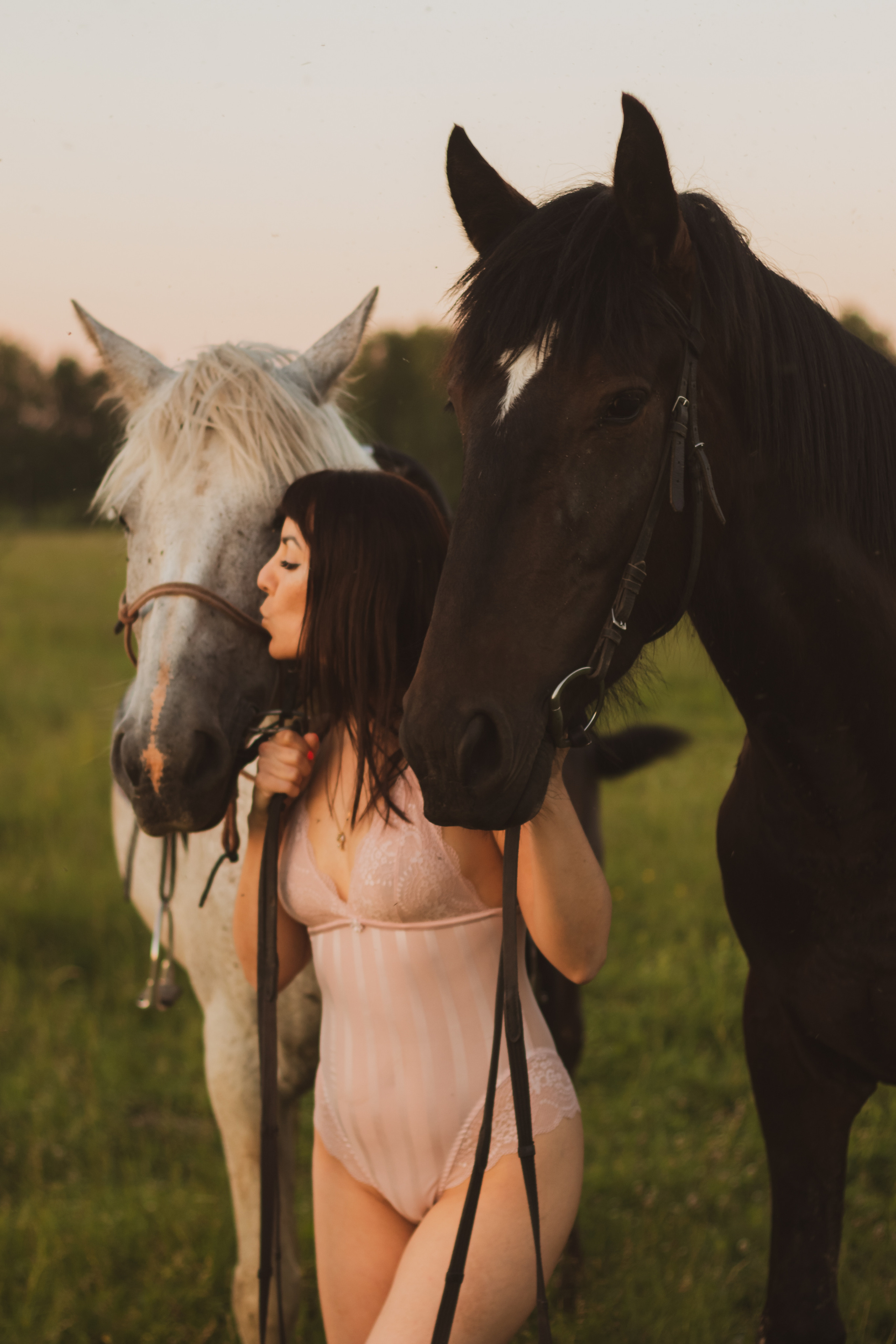 Юля и лошади. Фотограф Мария Винницкая