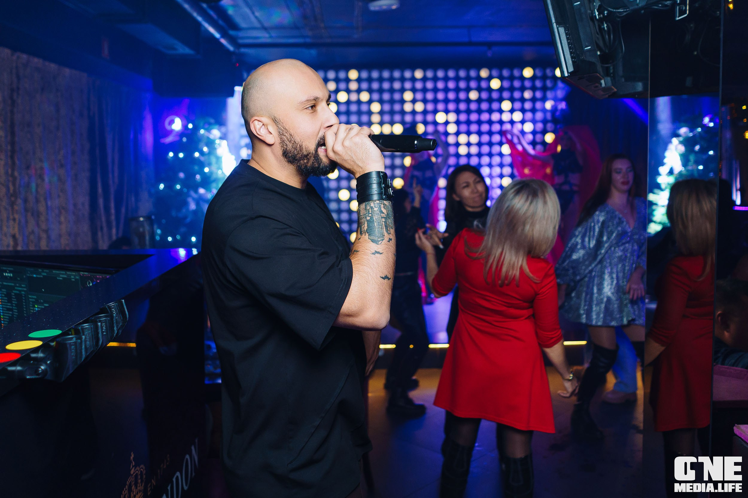 Фоторепортаж из караоке-клуба Эйфория. One Media Life: фоторепортажи, фотоотчеты с мероприятий и заведений