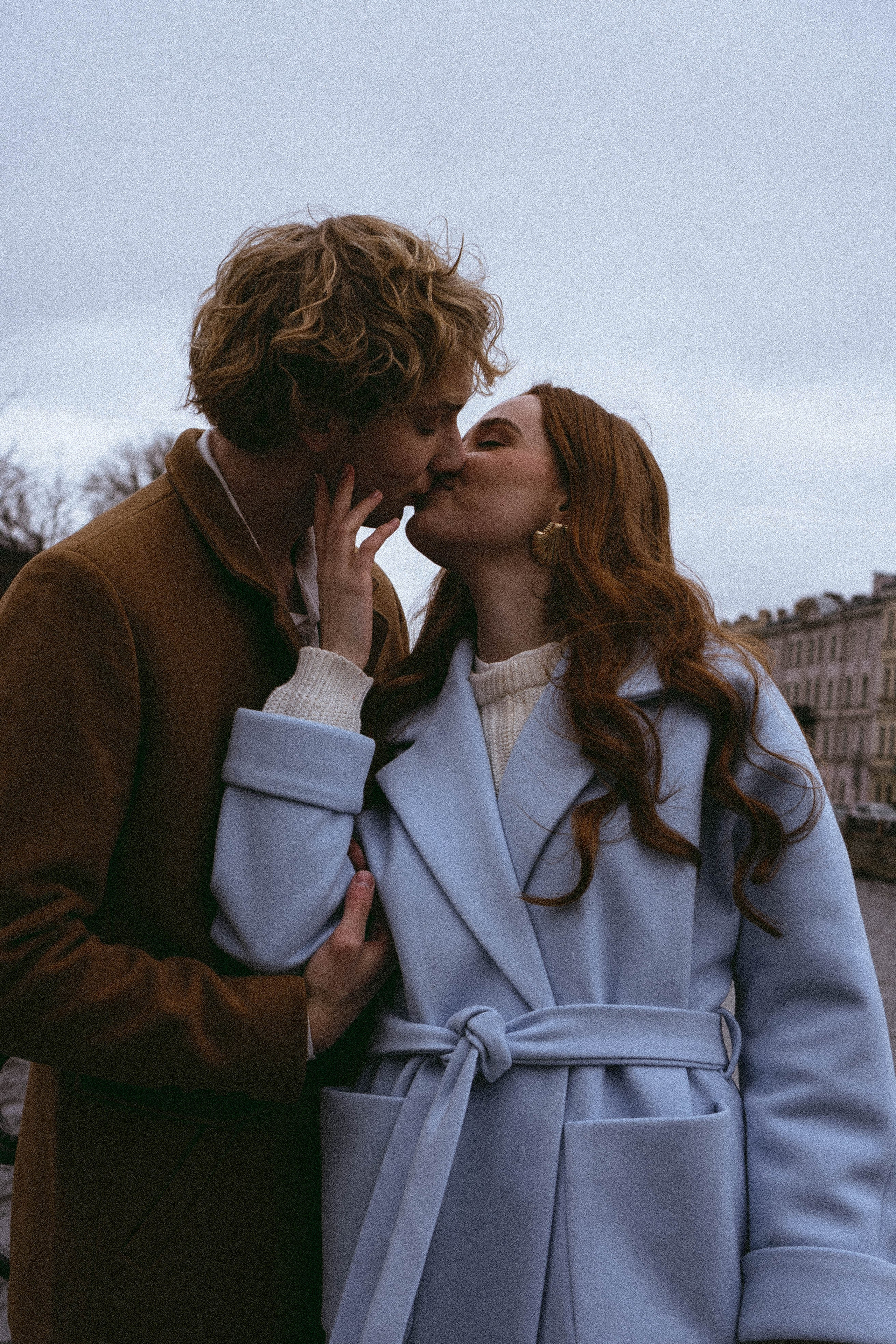 СВАДЕБНАЯ СЬЕМКА В ОТЕЛЕ. СБОРЫ ЖЕНИХА И НЕВЕСТЫ И ТАКЖЕ ТОР И ПОДГОТОВКА К ПРОГУЛКЕ И ПРОГУЛКА ПО ПЕТРОГРАДКЕ. Профессиональный фотограф, Санкт-Петербург — Виктория Богомолова