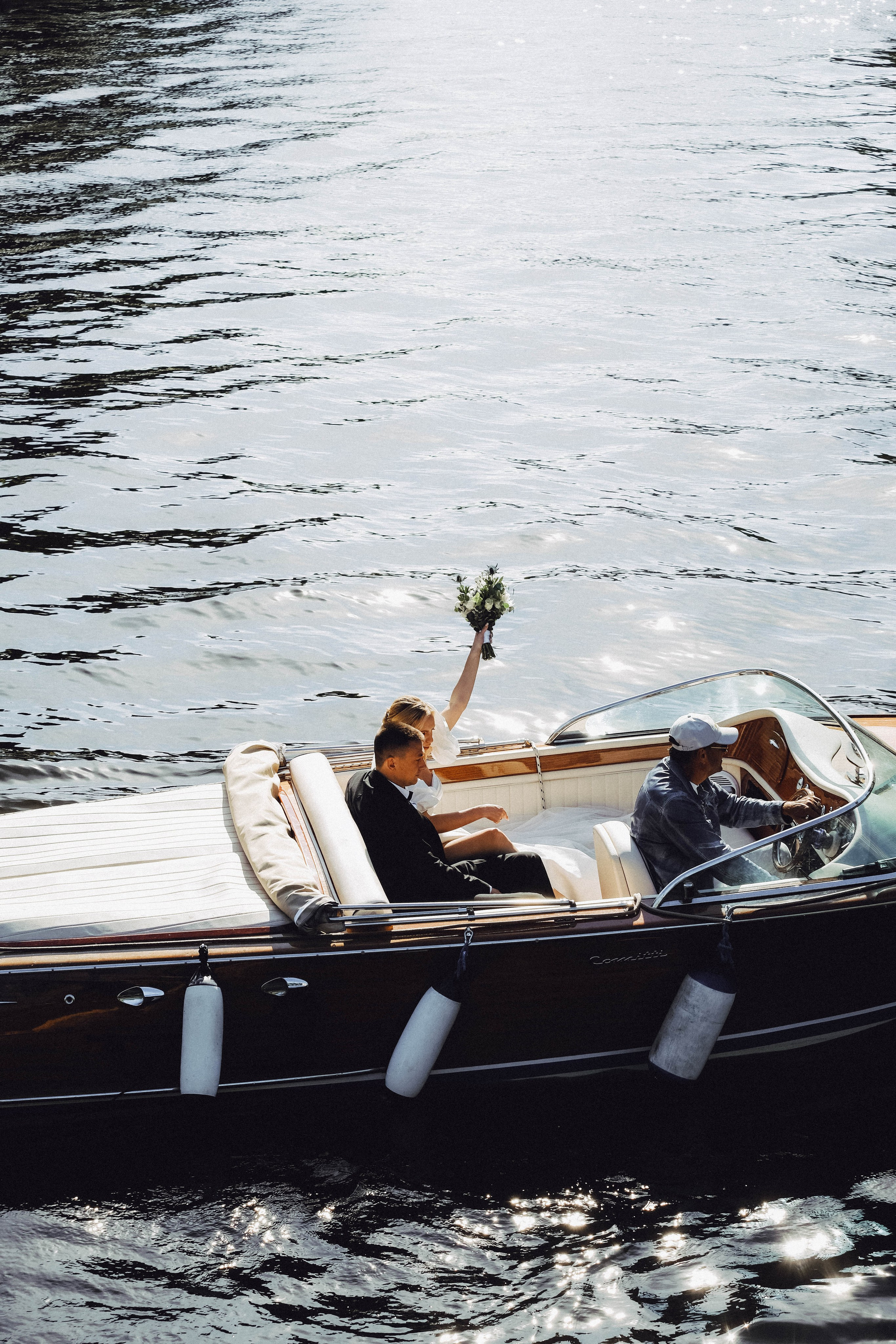 СВАДЕБГНАЯ ПРОГУЛКА ПО КАНАЛ САНКТ-ПЕТЕРБУРГА НА КАТЕРЕ. Профессиональный фотограф, Санкт-Петербург — Виктория Богомолова