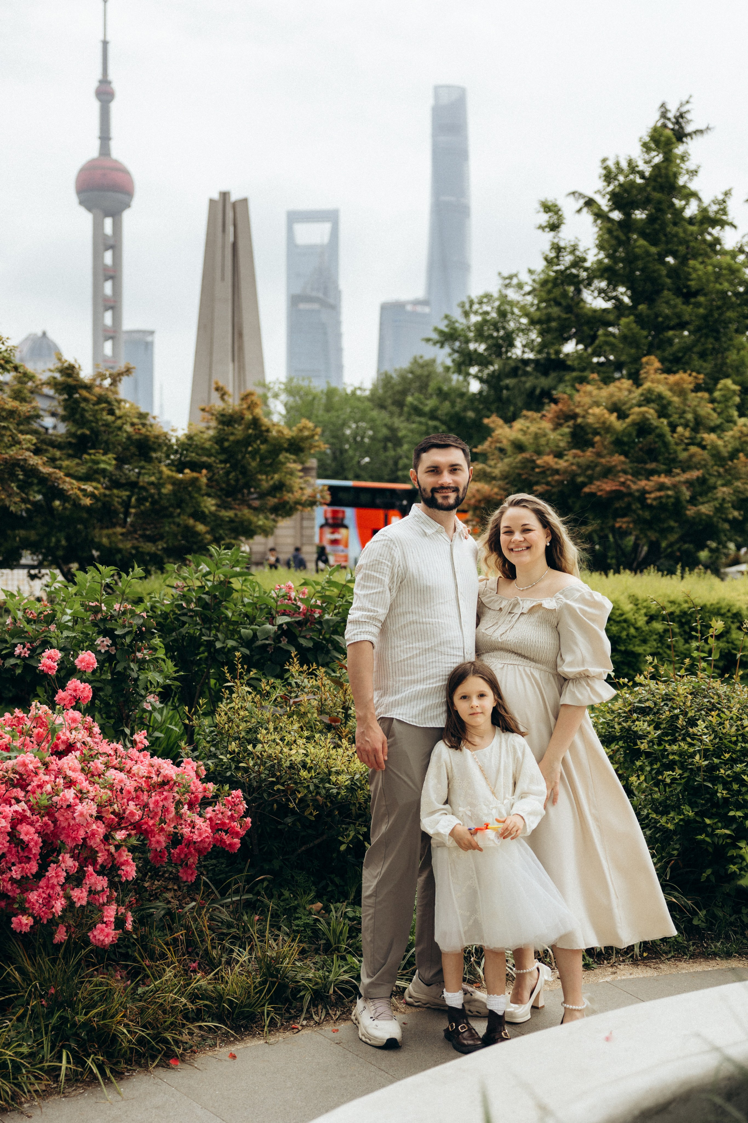 Outside. Family photographer Akulova Natalia in Shanghai, China