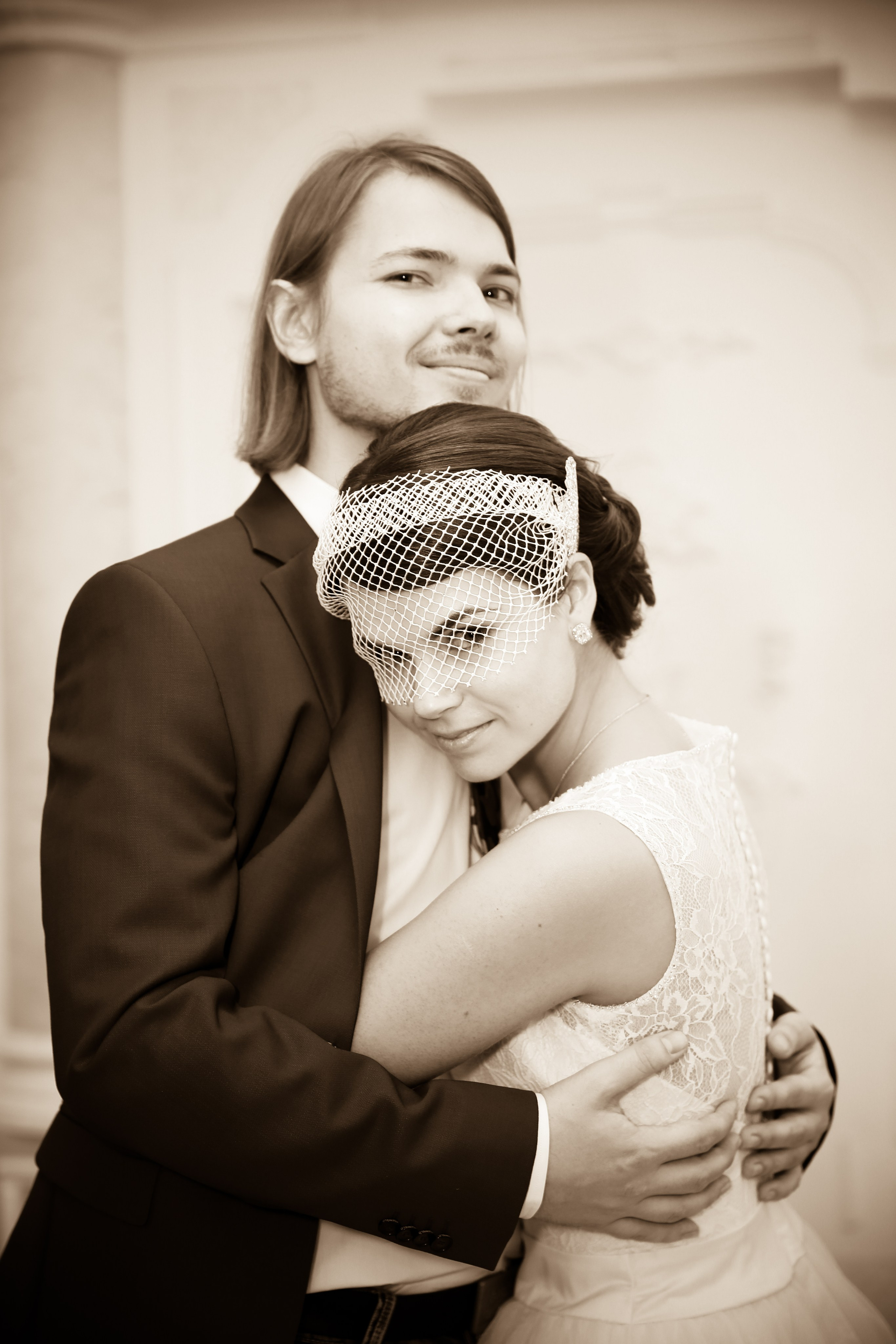 Свадебная фотосессия Елены и Михаила в парке Горького летом. Фотограф в Москве Владимир Осиченко — портреты, мероприятия, репортажи