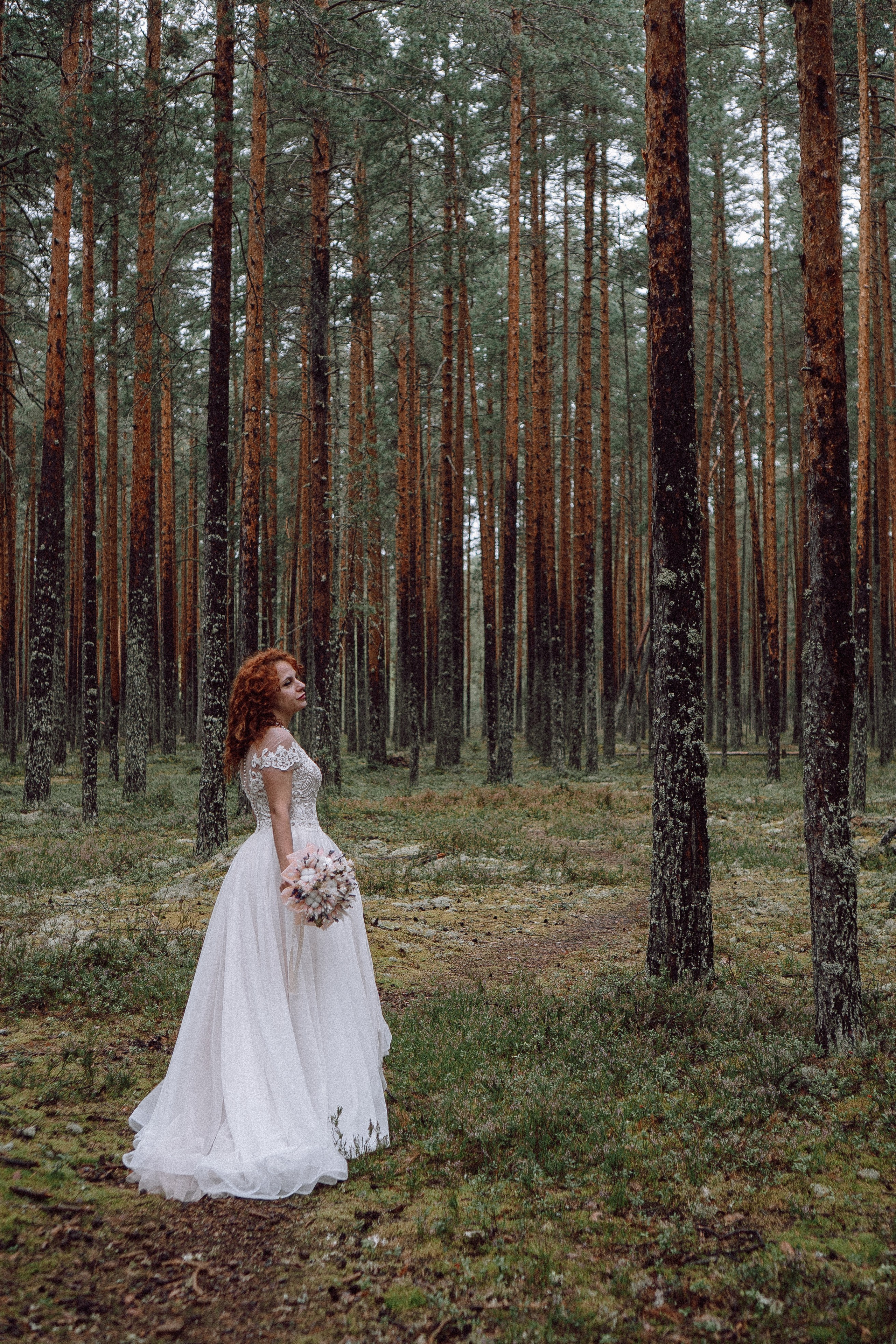 СВАДЕБНАЯ ФОТОСЕССИИЯ ПАРЫ В ГОРОДЕ ПРИОЗЕРСК В СОСНОВОМ ЛЕСУ И С ПИКАПОМ. Профессиональный фотограф, Санкт-Петербург — Виктория Богомолова