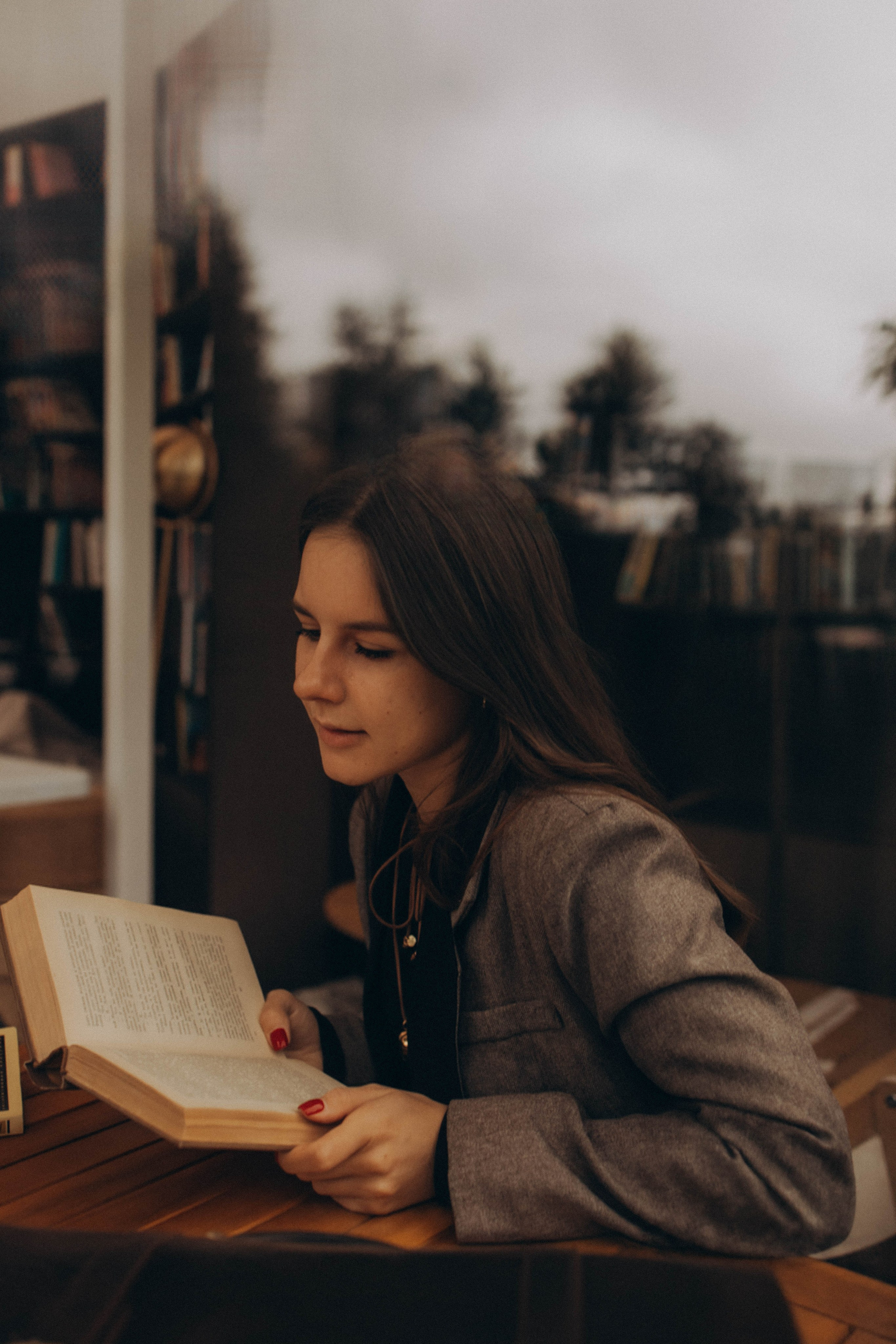 Ирина лесная библиотека. Фотограф lifestylе в Москве Пшеничная Анастасия