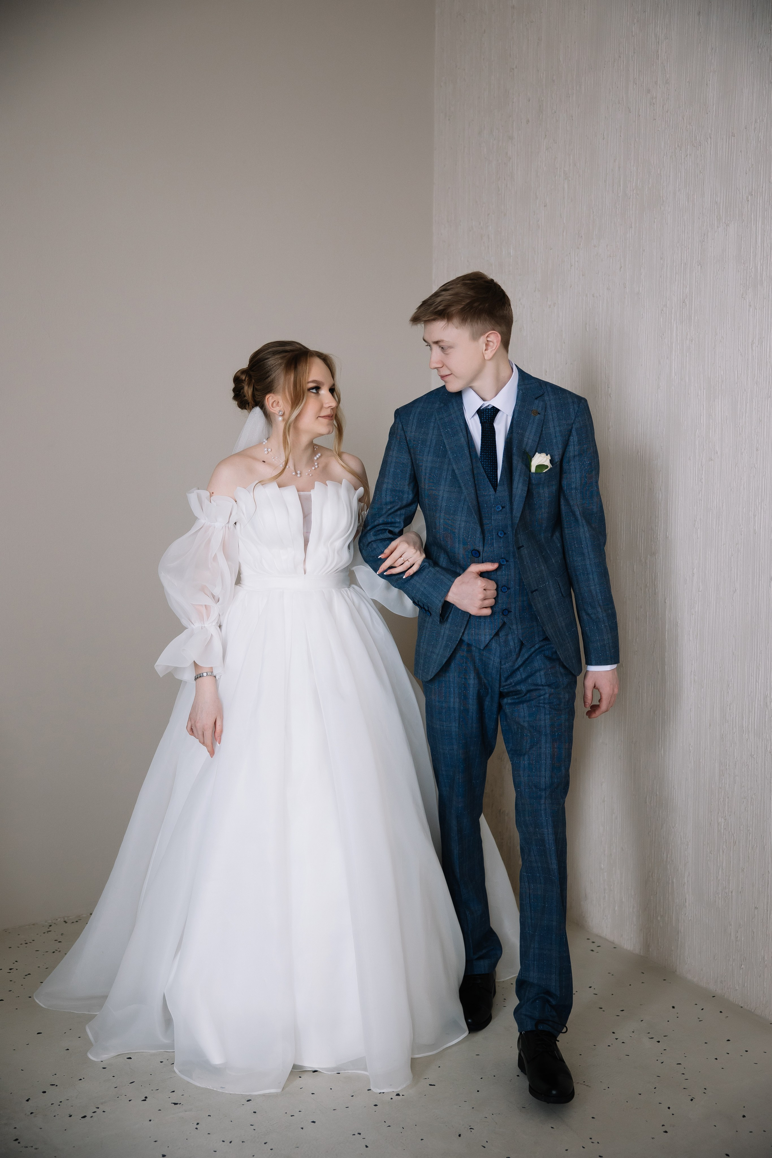 Владимир и Юлия. Свадебный фотограф и видеограф в Омске — Виталий и Алёна Орлянд