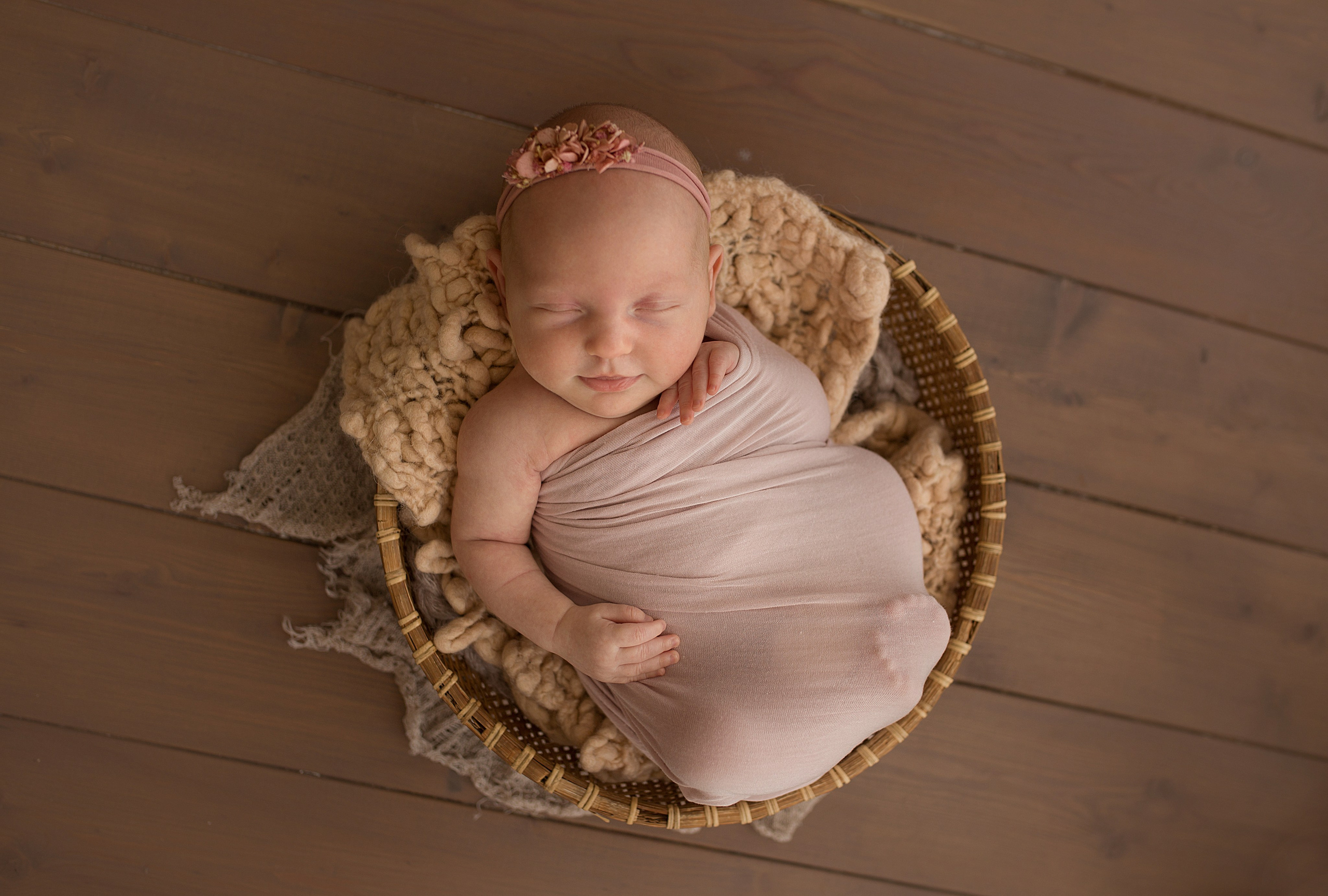 Фотосессия новорождённого. Фотограф новорождённых малышей и детский фотограф В Казани Лана Максим