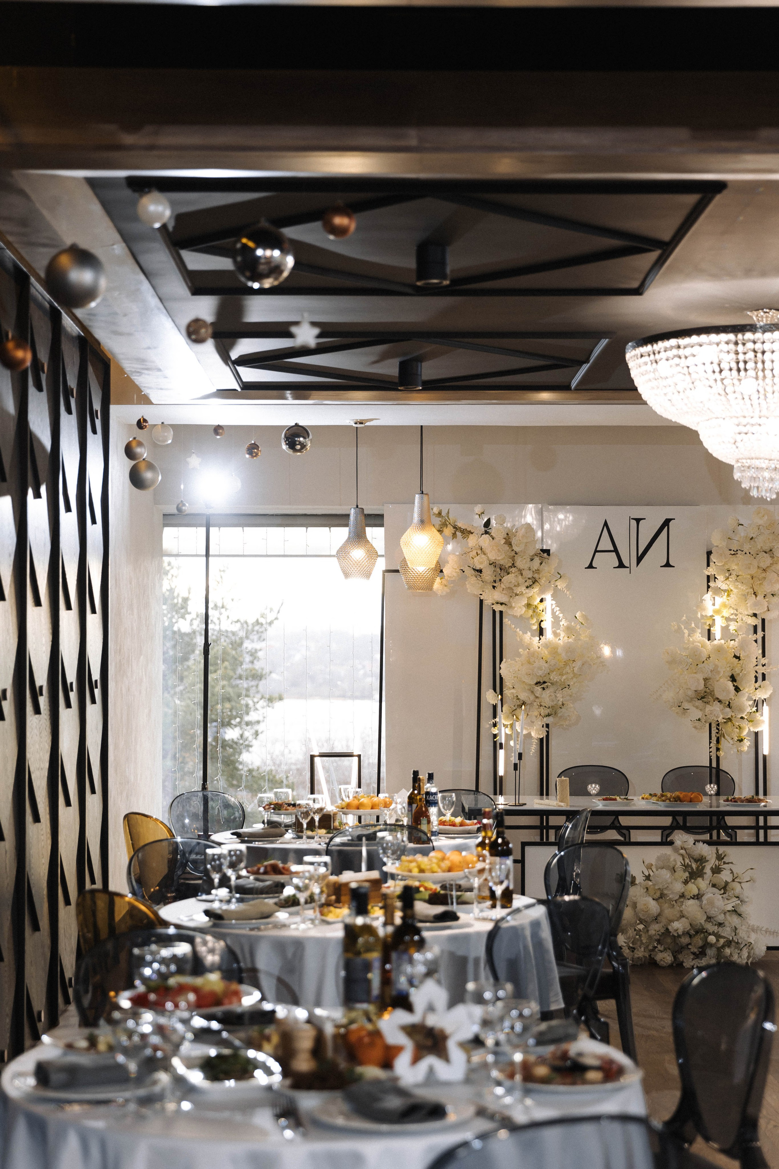 Самое сильное чувство. Э Т О М Ы