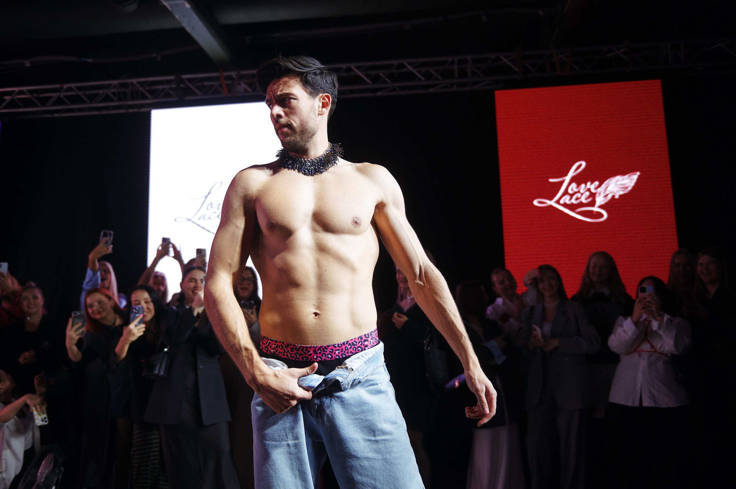 LOVELACE. Репортажной фотограф Ариан