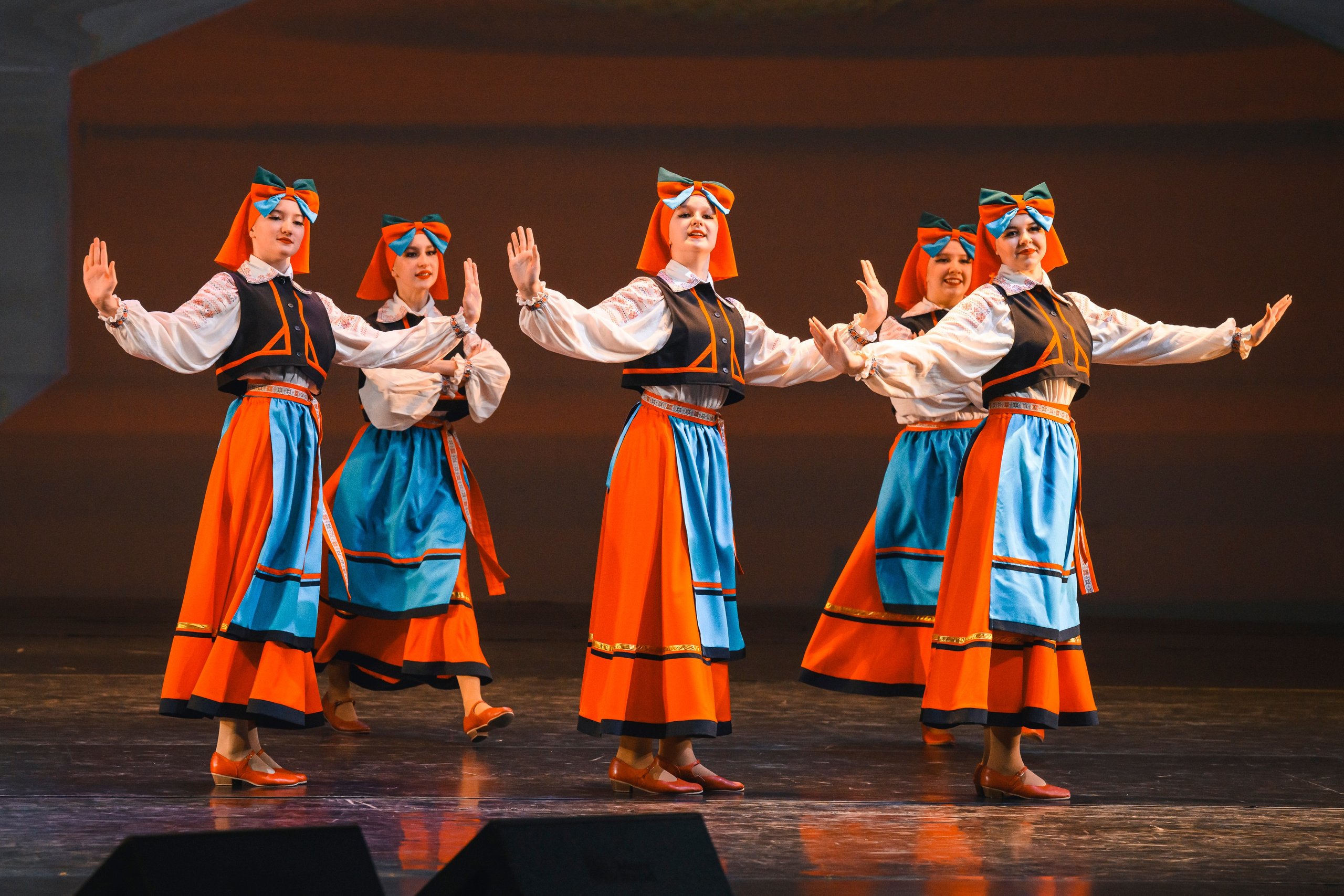 23 апреля, часть 1, БКЗ Октябрьский, г. Санкт-Петербург. Золотое яблочко