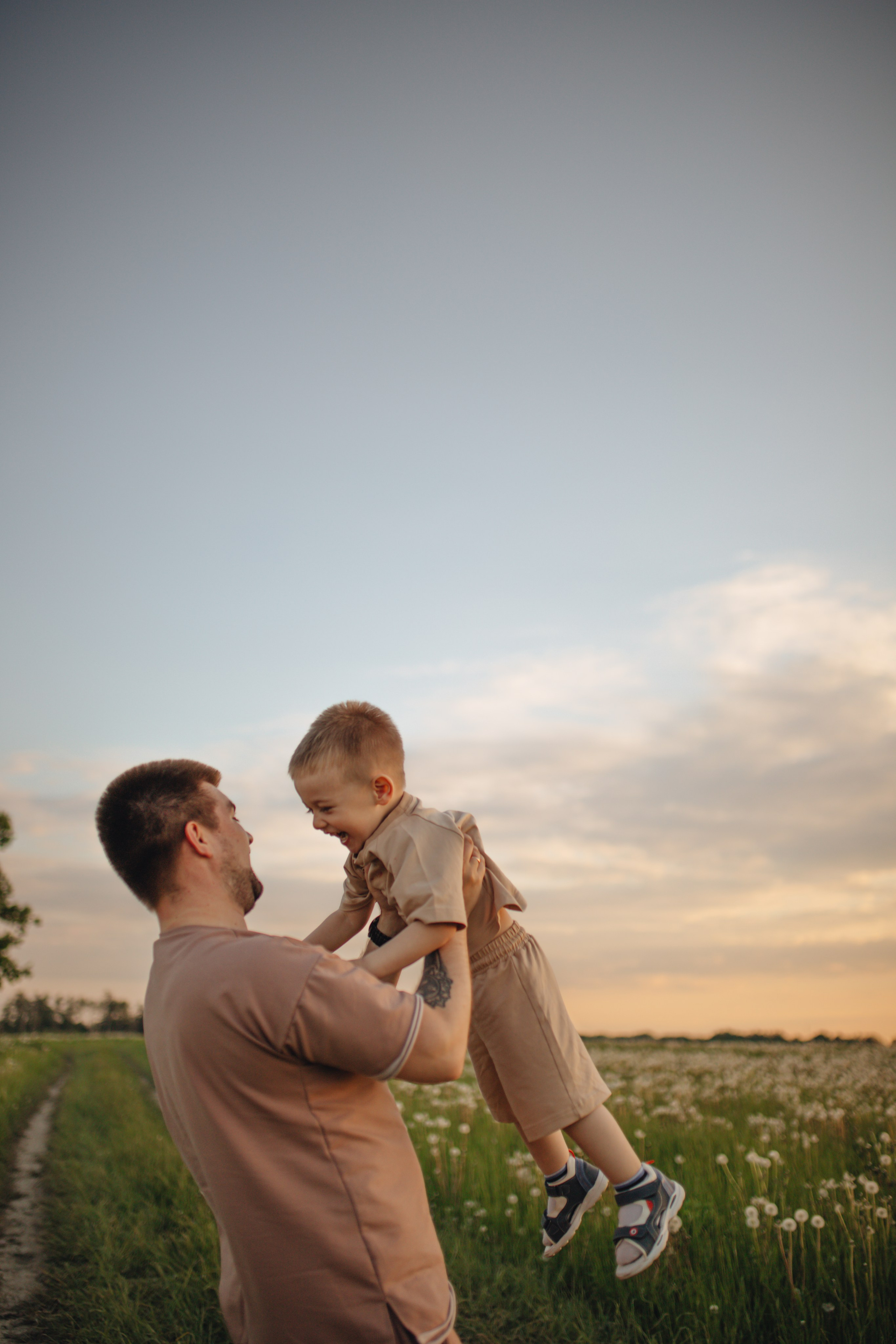 В поле на закате. Фотограф Винокурова Кристина в Санкт-Петербурге