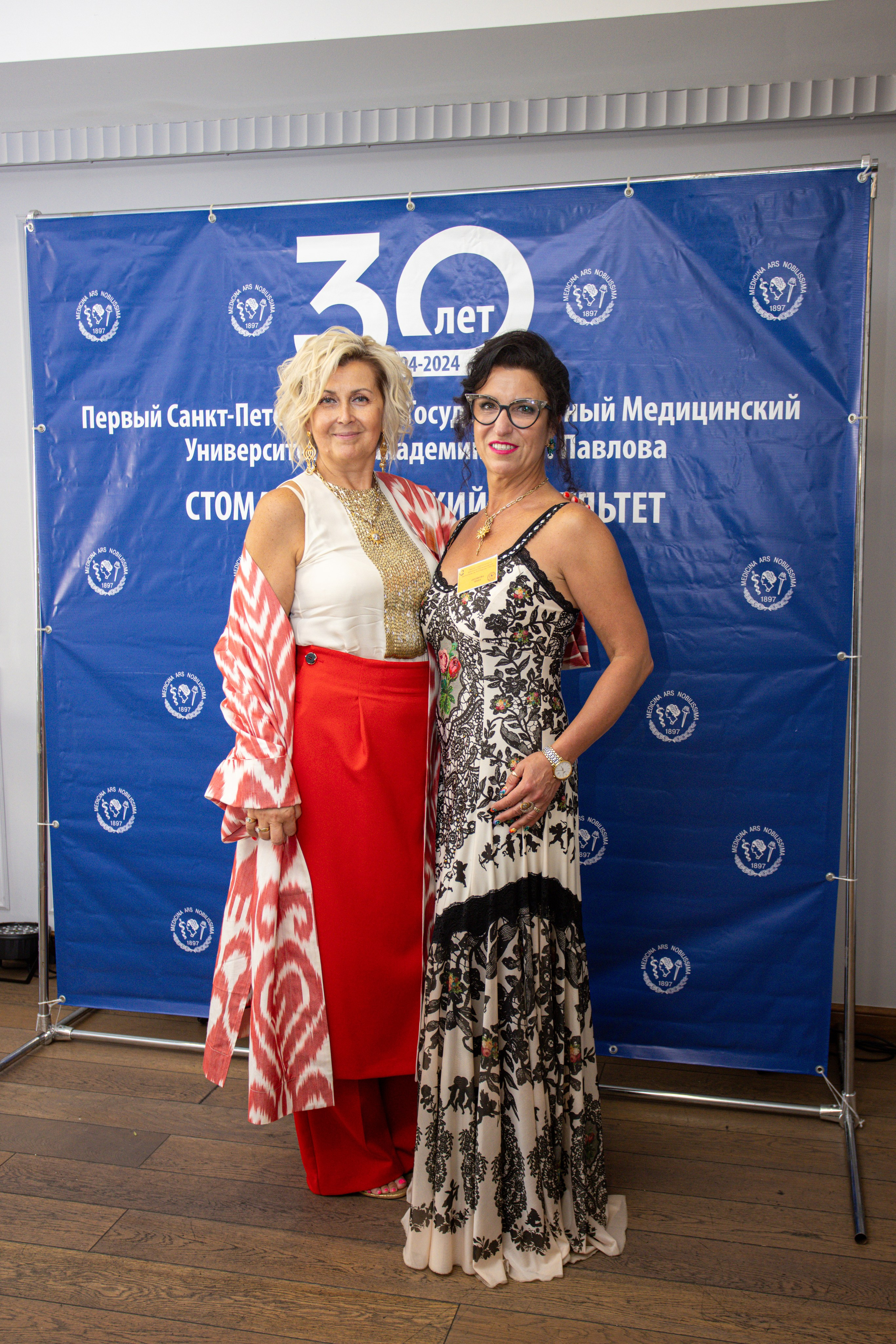 Встреча выпускников. Стоматологи СПб. Семейный фотограф в Вышнем Волочке — Ульяна Иванова | Фотосессии для всей семьи