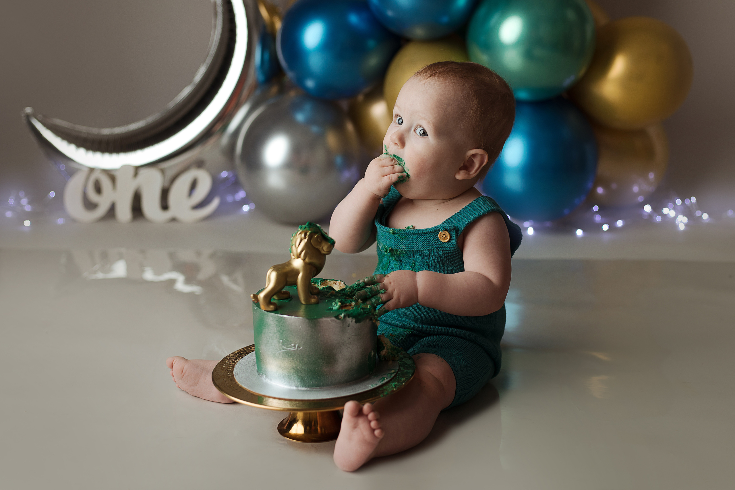 Праздничное оформление. Фотограф беременности, новорожденных Москва. годики под ключ