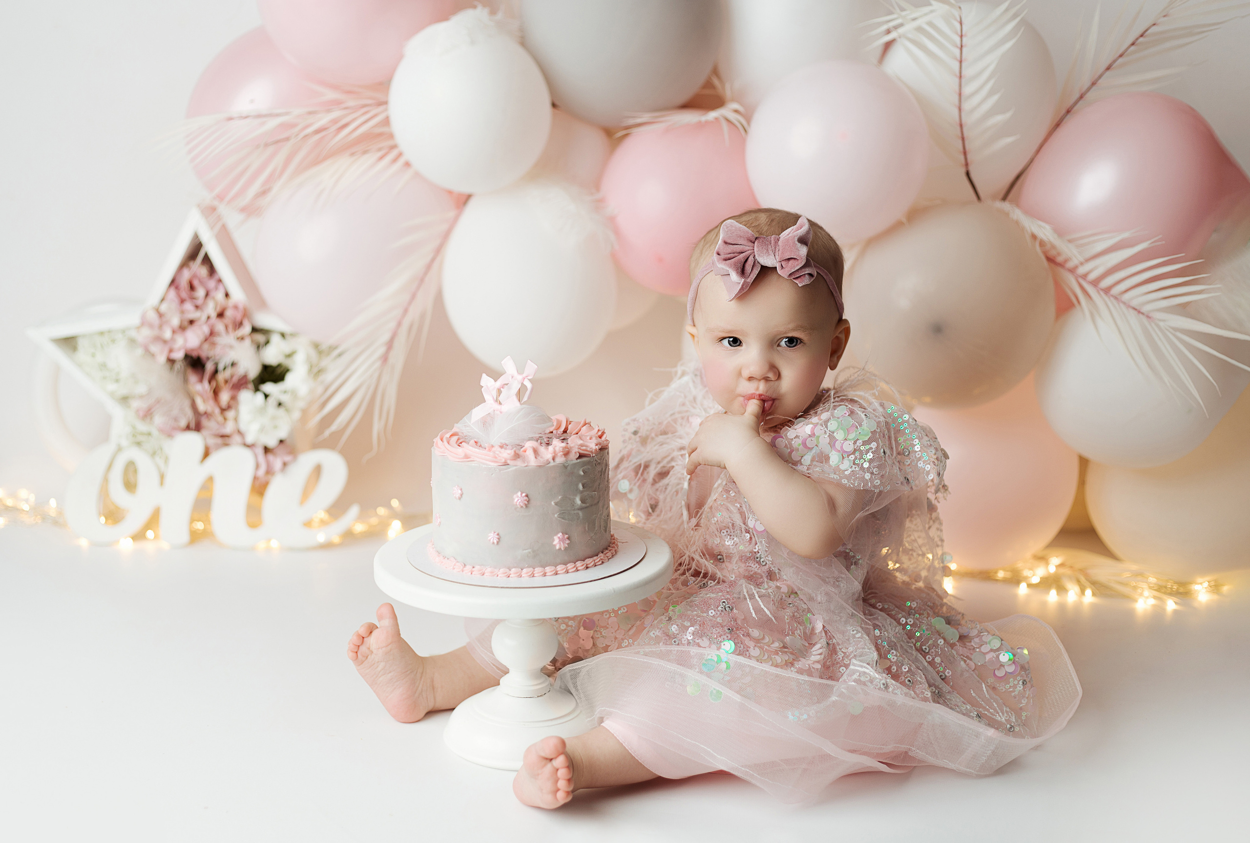 Праздничное оформление. Фотограф беременности, новорожденных Москва. годики под ключ