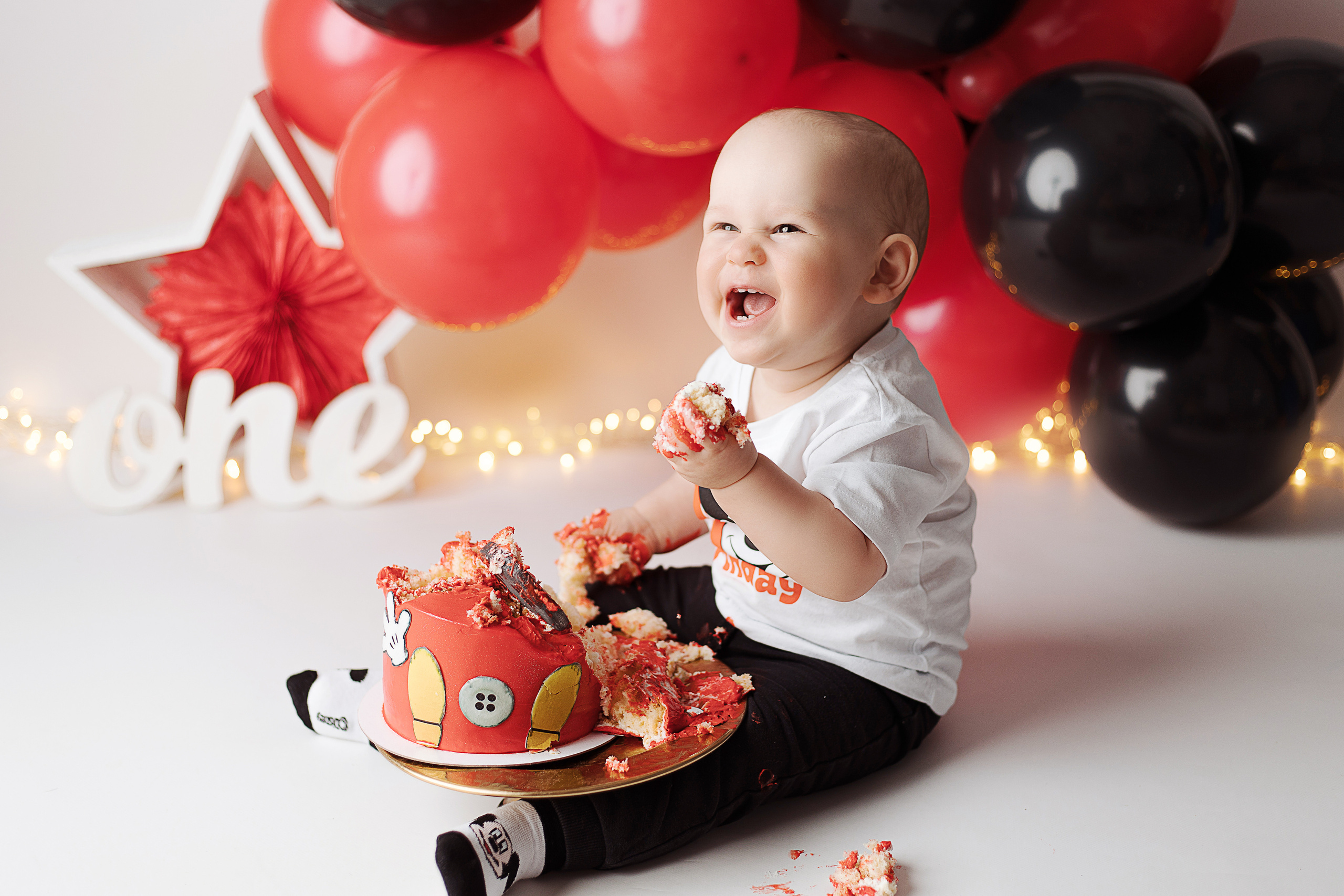 Праздничное оформление. Фотограф беременности, новорожденных Москва. годики под ключ