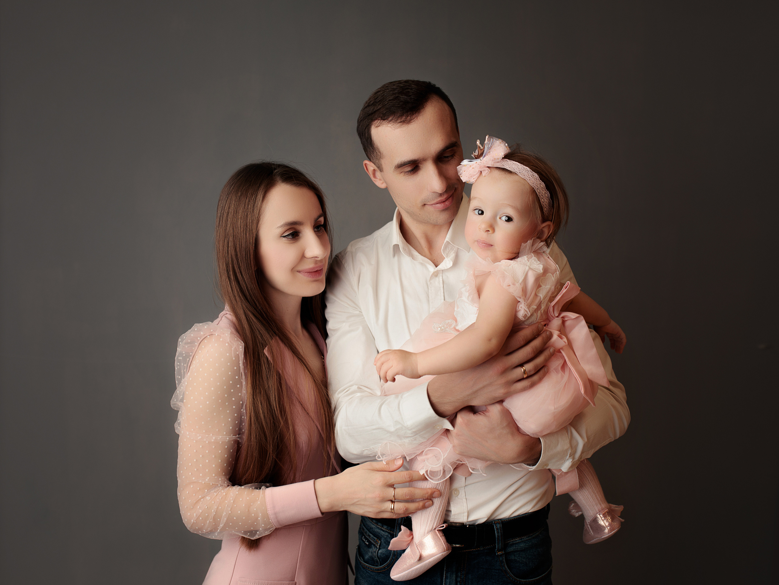 С родителями. Фотограф беременности, новорожденных Москва. годики под ключ