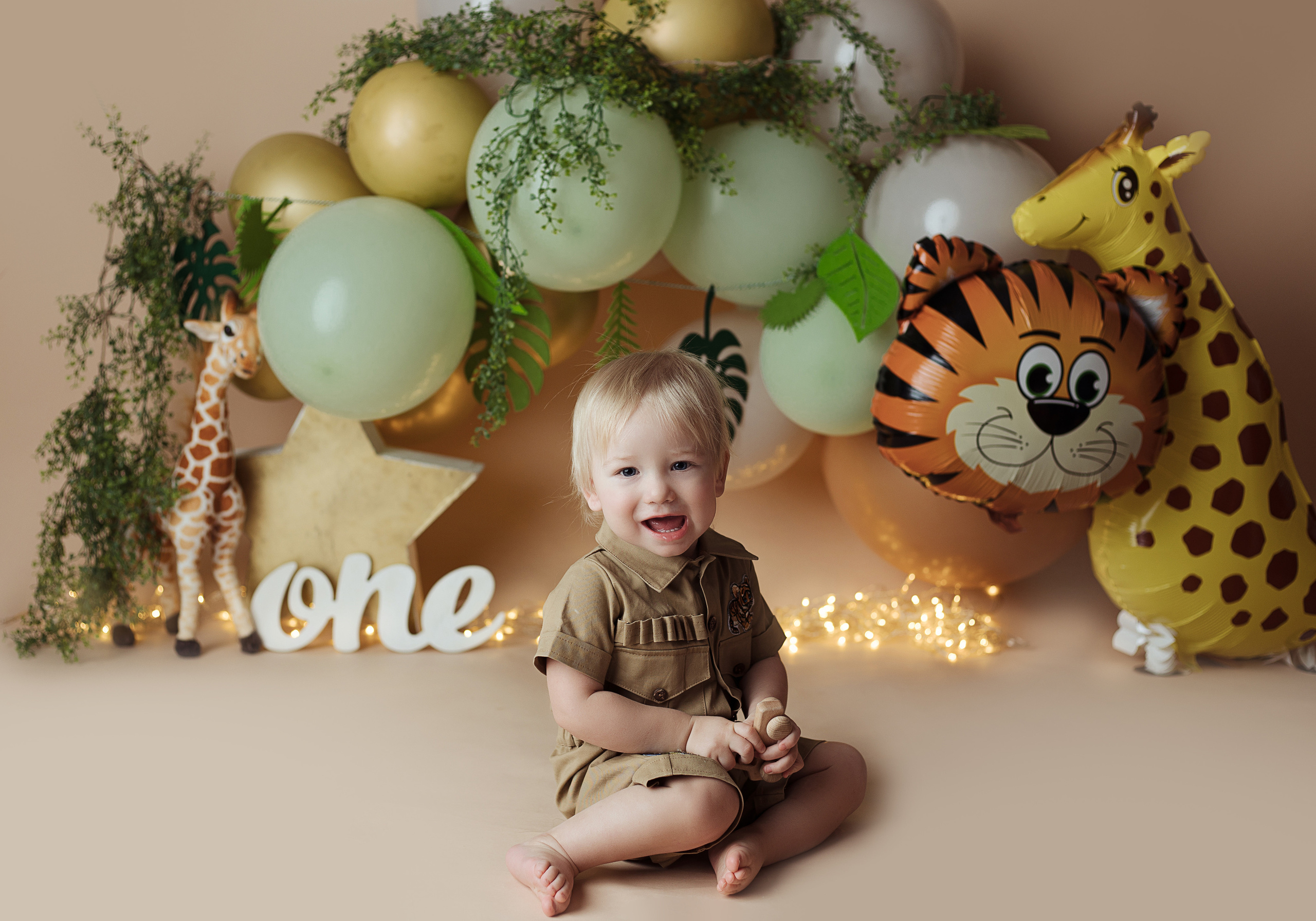 Праздничное оформление. Фотограф беременности, новорожденных Москва. годики под ключ