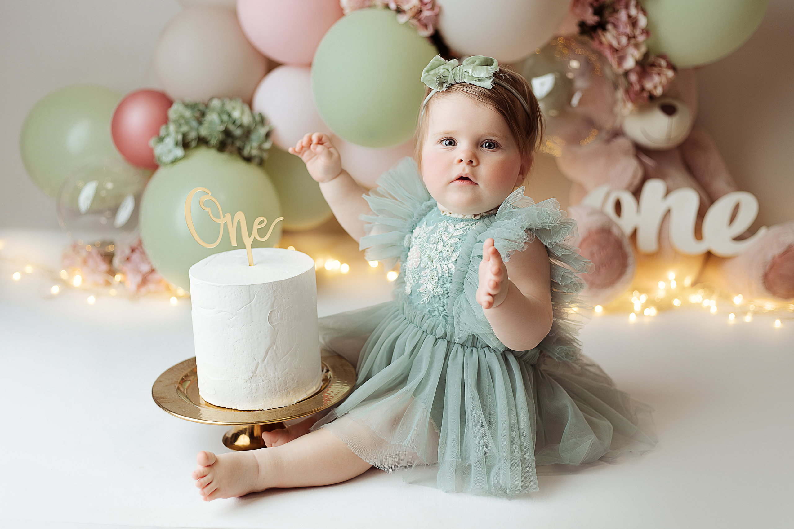 Праздничное оформление. Фотограф беременности, новорожденных Москва. годики под ключ