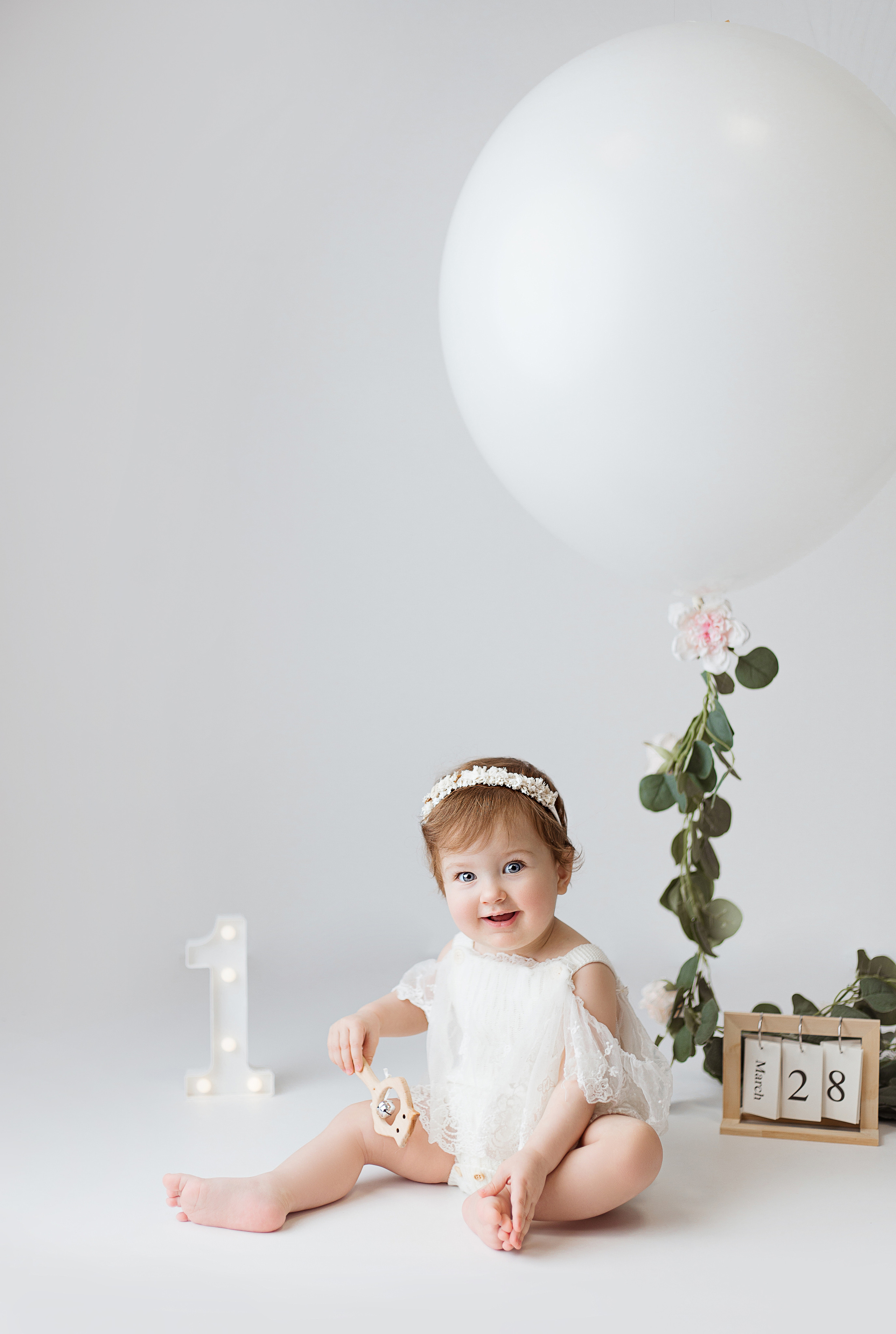 Праздничное оформление. Фотограф беременности, новорожденных Москва. годики под ключ