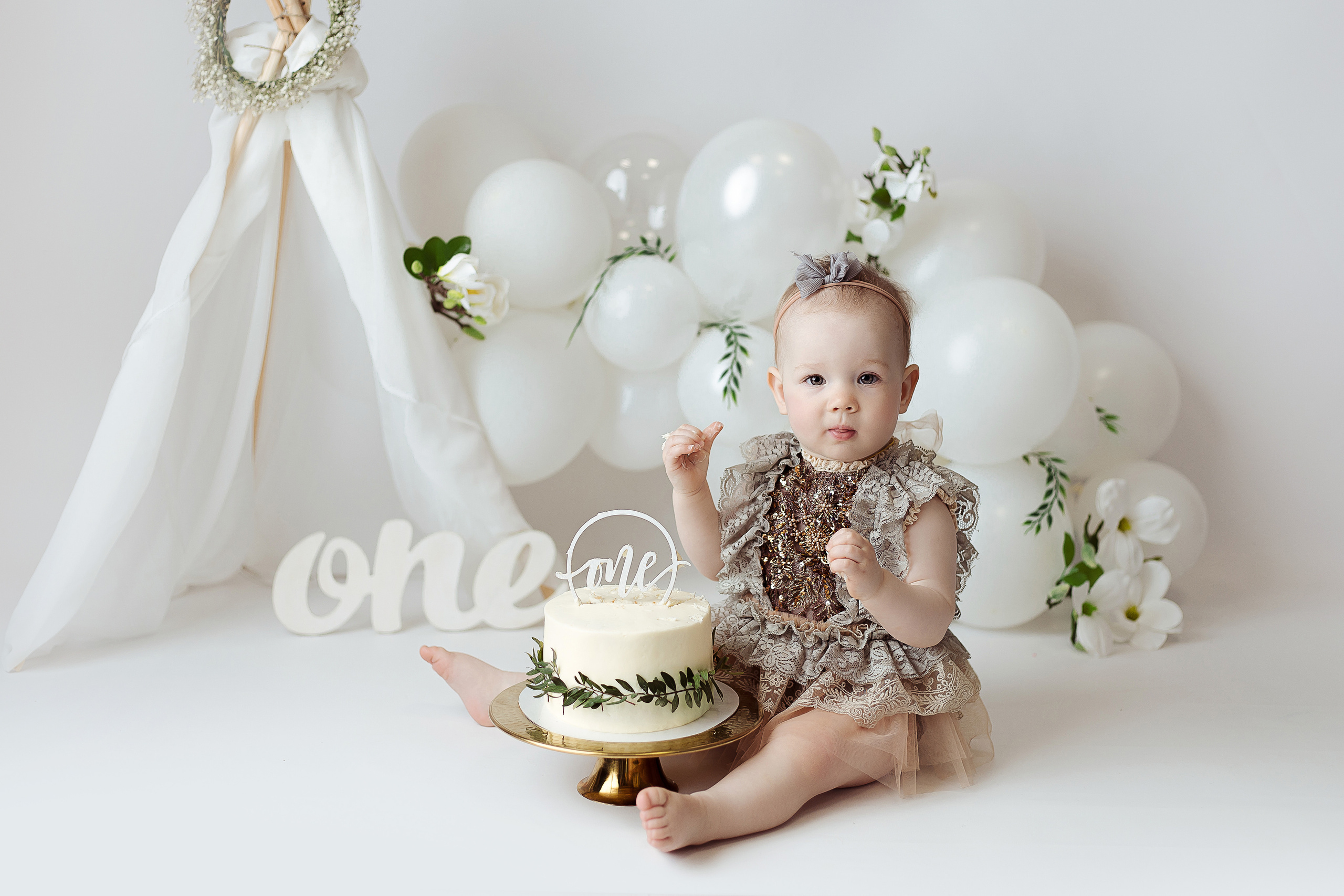 Праздничное оформление. Фотограф беременности, новорожденных Москва. годики под ключ